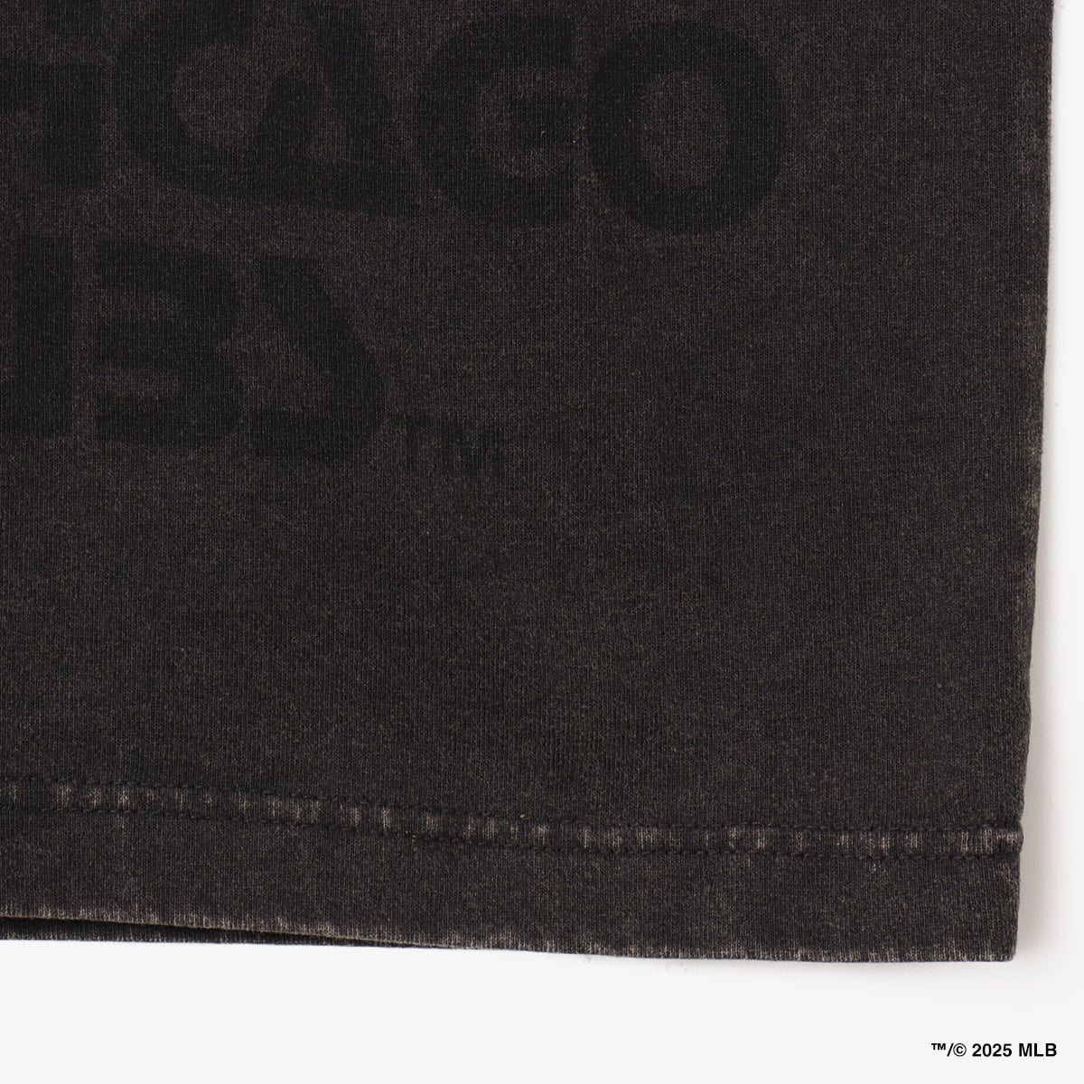 atmos MLB Fade Color Logo T-shirt CHARCOALの画像