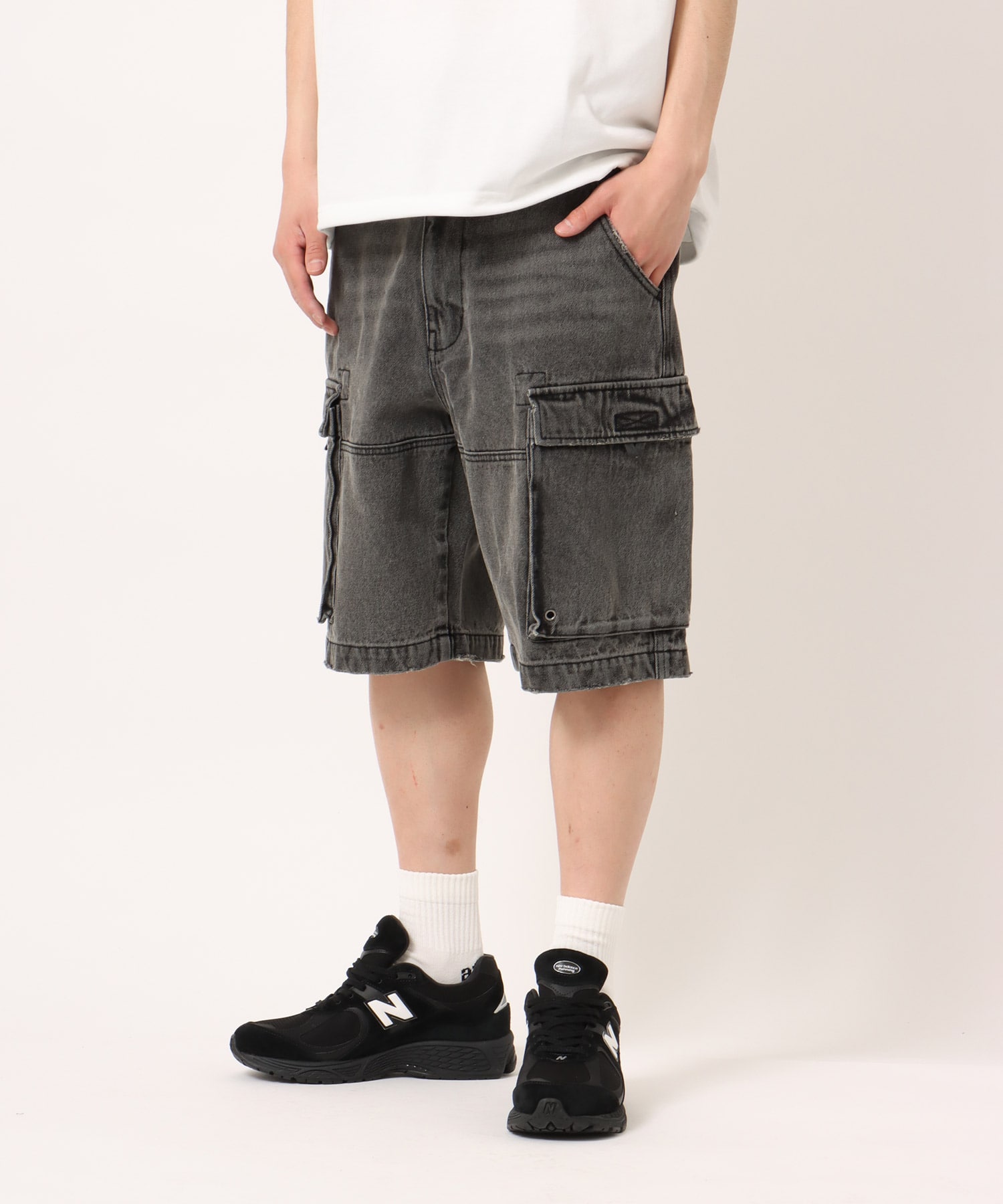atmos Baggy Cargo Shorts BLACKの画像