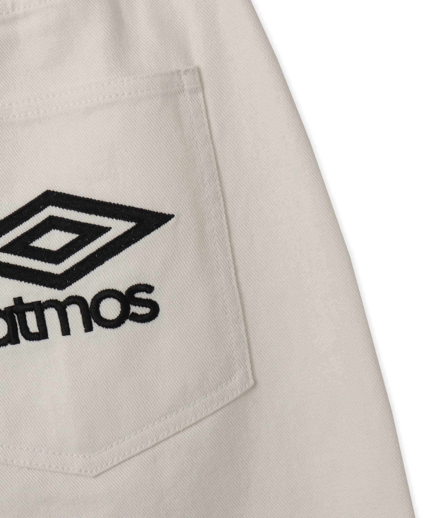 UMBRO x atmos pink Women's Baggy Shorts WHITEの画像