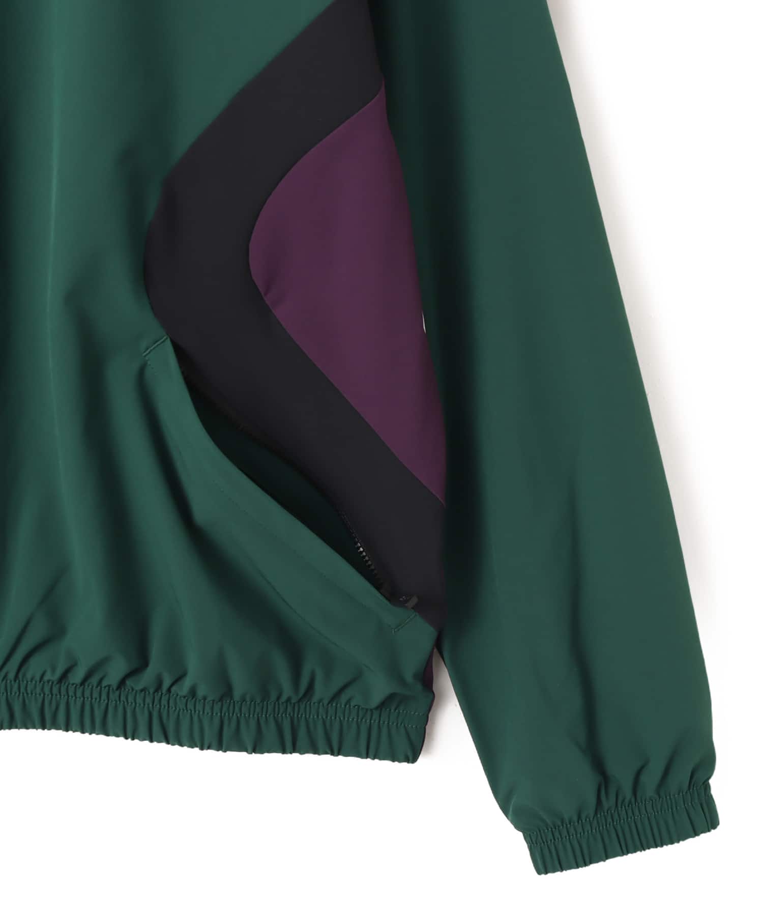 New Balance Basketball Color-Block Woven Jacket ナイトウォッチグリーンの画像