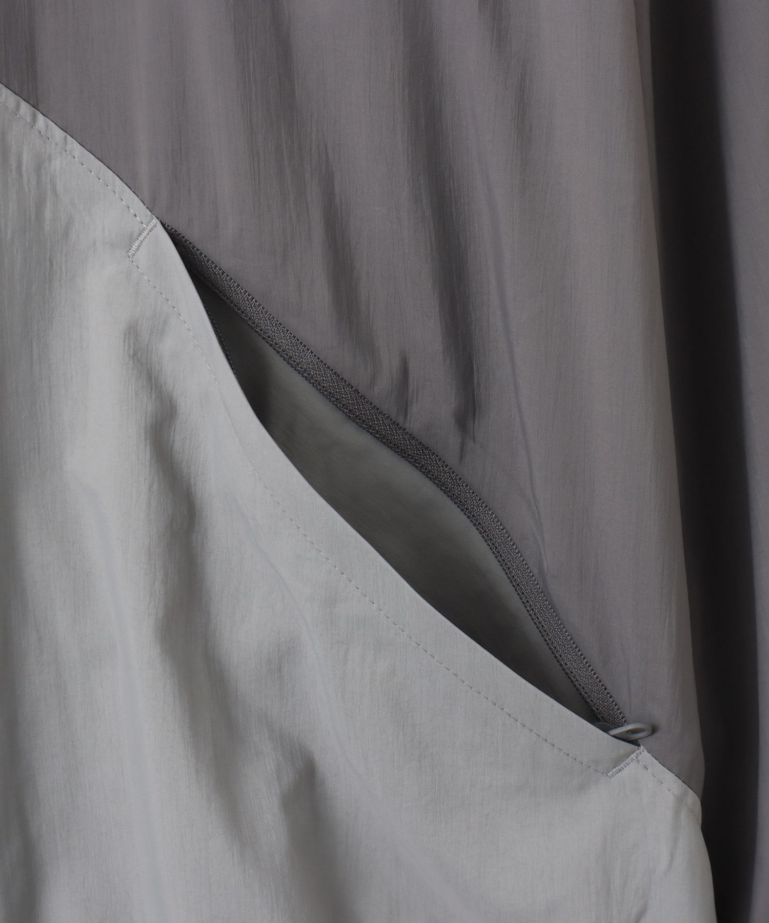 New Balance Sport Legacy Woven Jacket キャッスルロックの画像