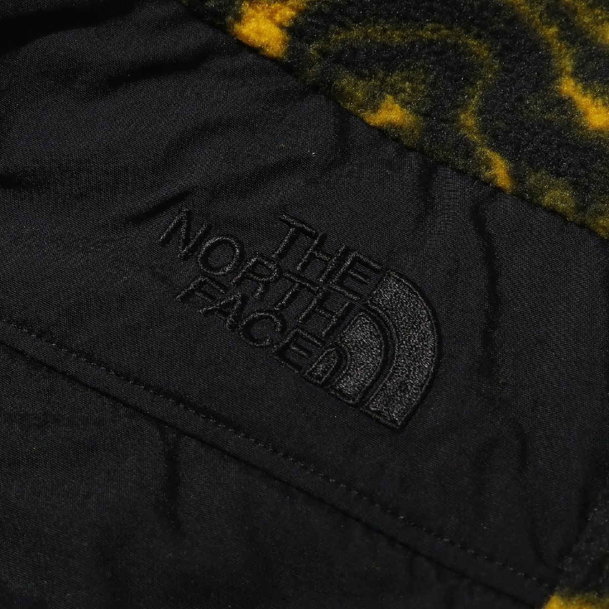 THE NORTH FACE 94 RAGE CLASSIC PT レオパードイエロー 19FW-Iの画像