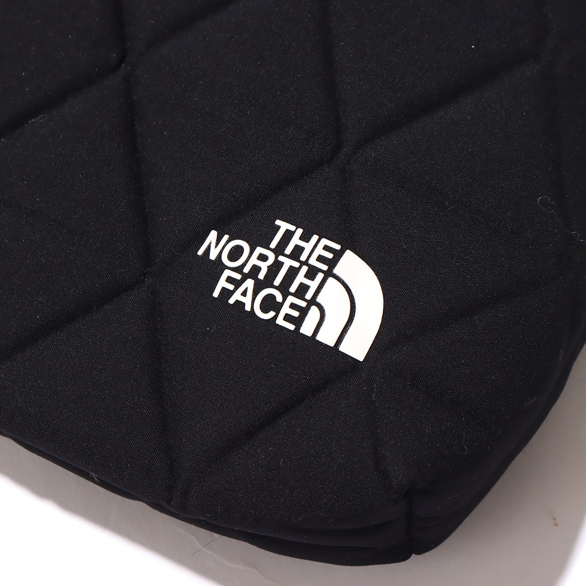 THE NORTH FACE GEOFACE POUCH ブラック 23SS-Iの画像