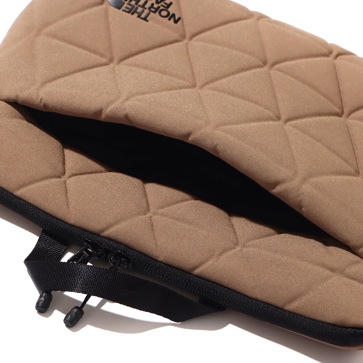 THE NORTH FACE GEOFACE POUCH ユーティリティブラウン 23SS-Iの画像