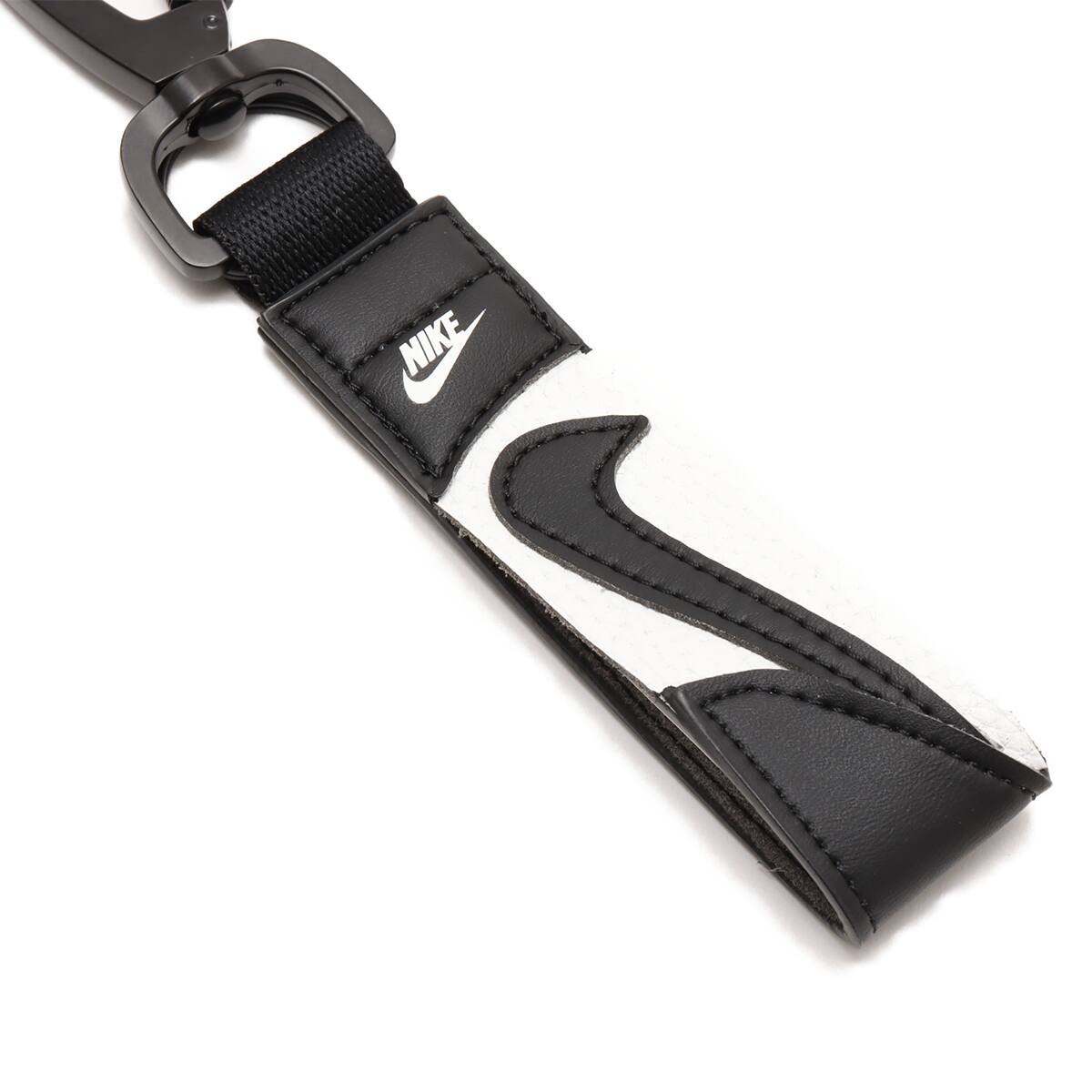 NIKE SWOOSH KEY HOLDER BLACK 24SP-Iの画像