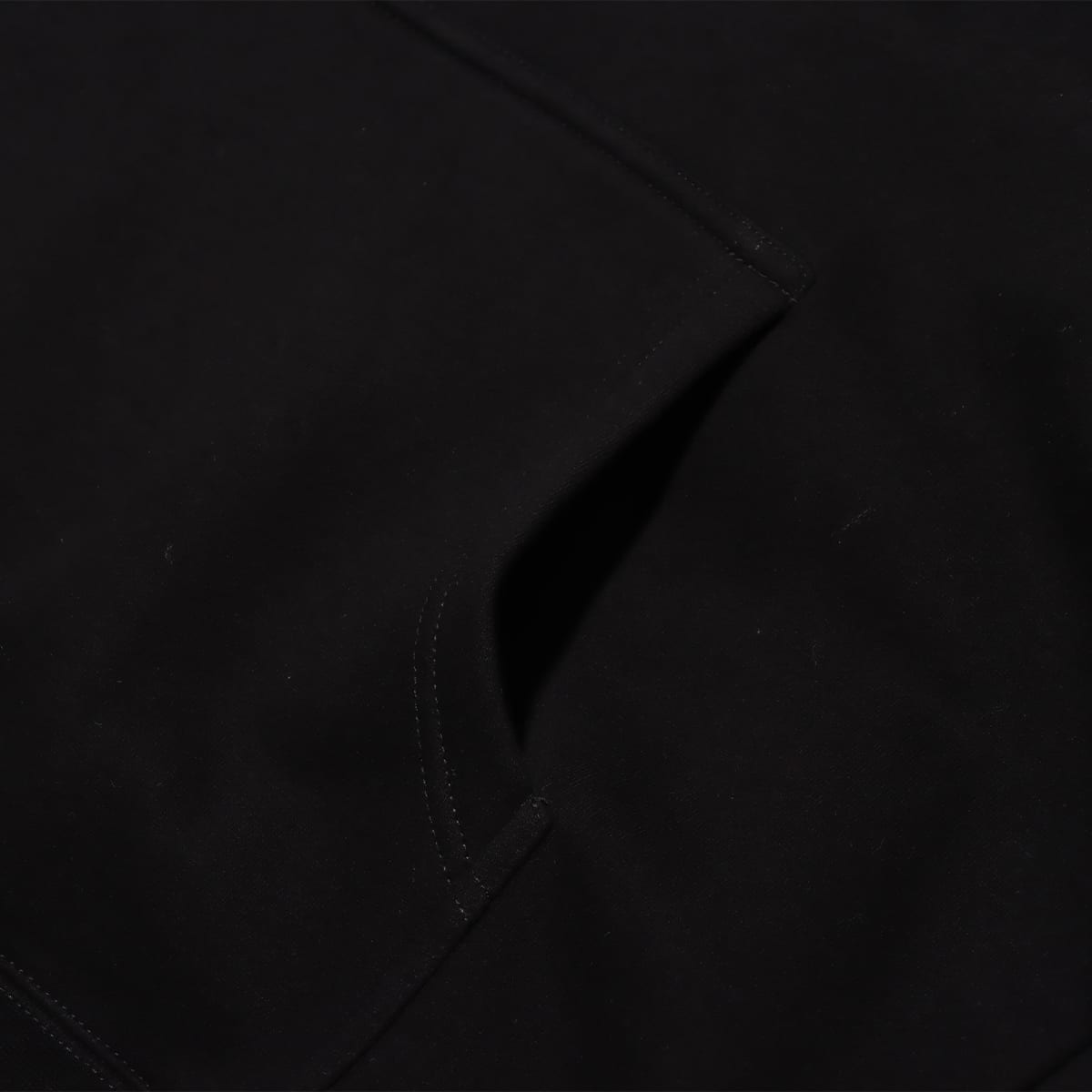 PLEASURES CRUMBLE HOODIE BLACKの画像
