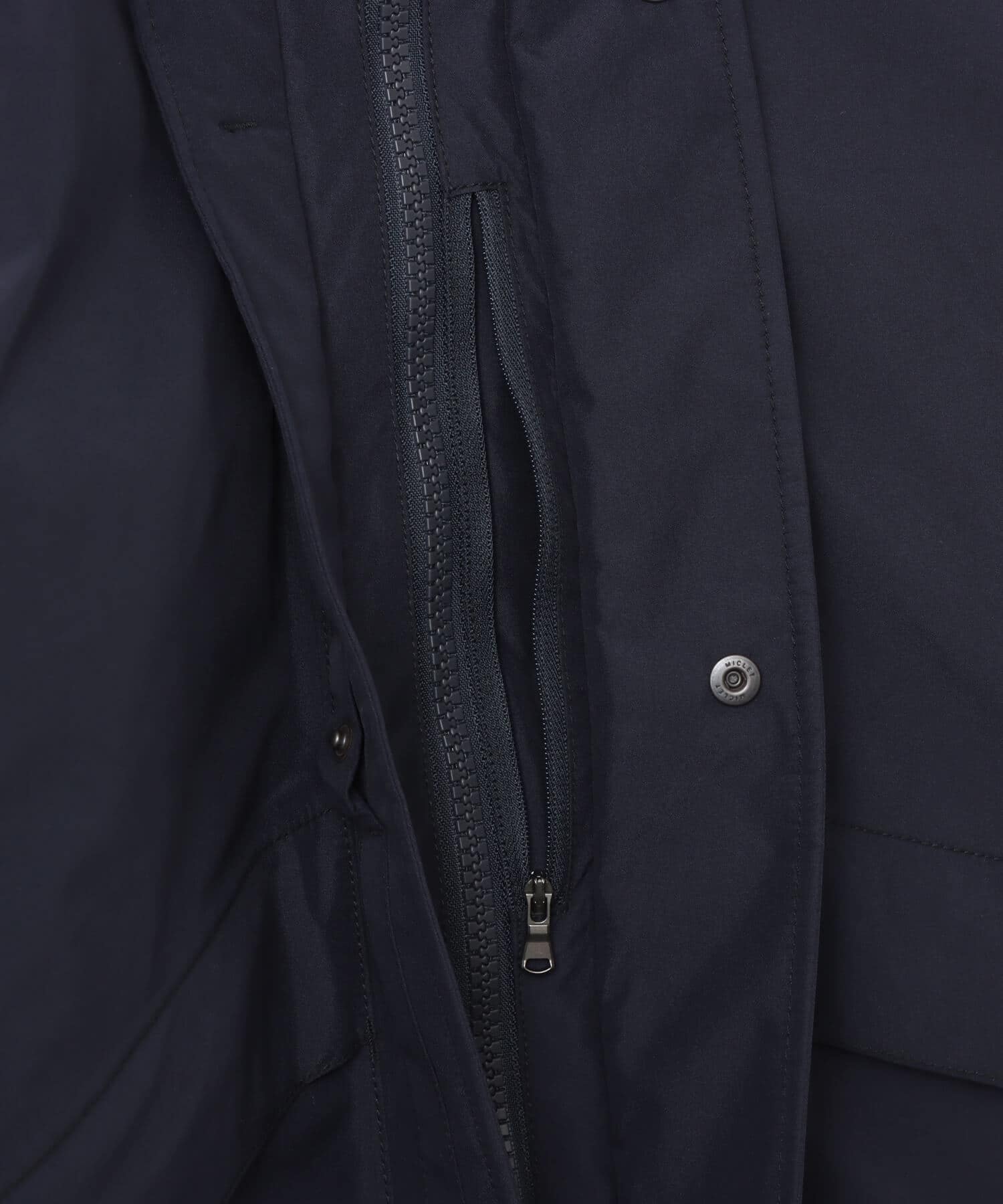 nanamica GORE-TEX Short Down Jacket Navyの画像