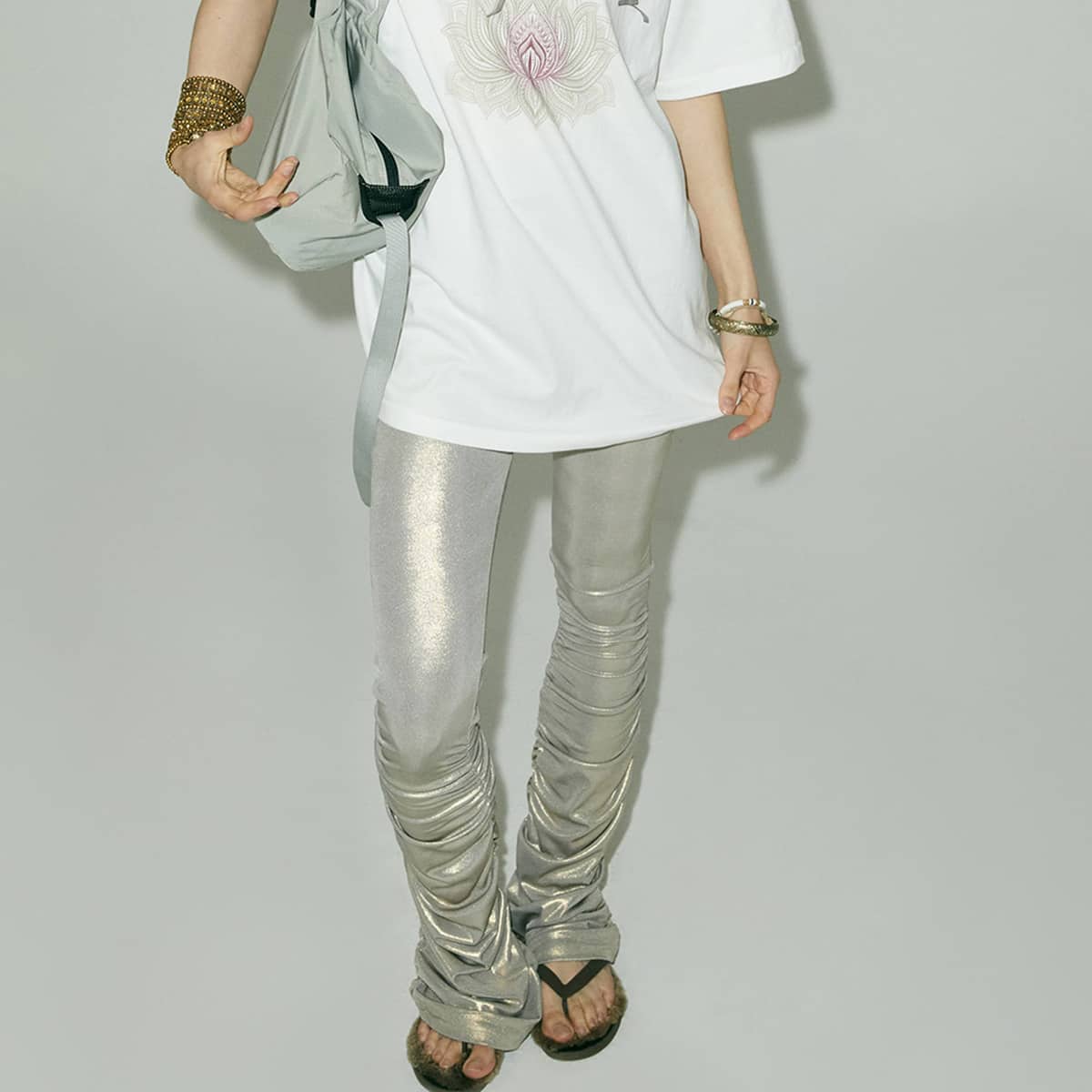 SCULPTOR Glossy Shirring Leggings GOLD 22FA-Iの画像