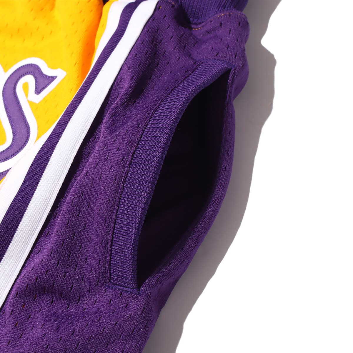 Mitchell & Ness Just Don Shorts Los Angeles Lakers 1996-97 YELLOW