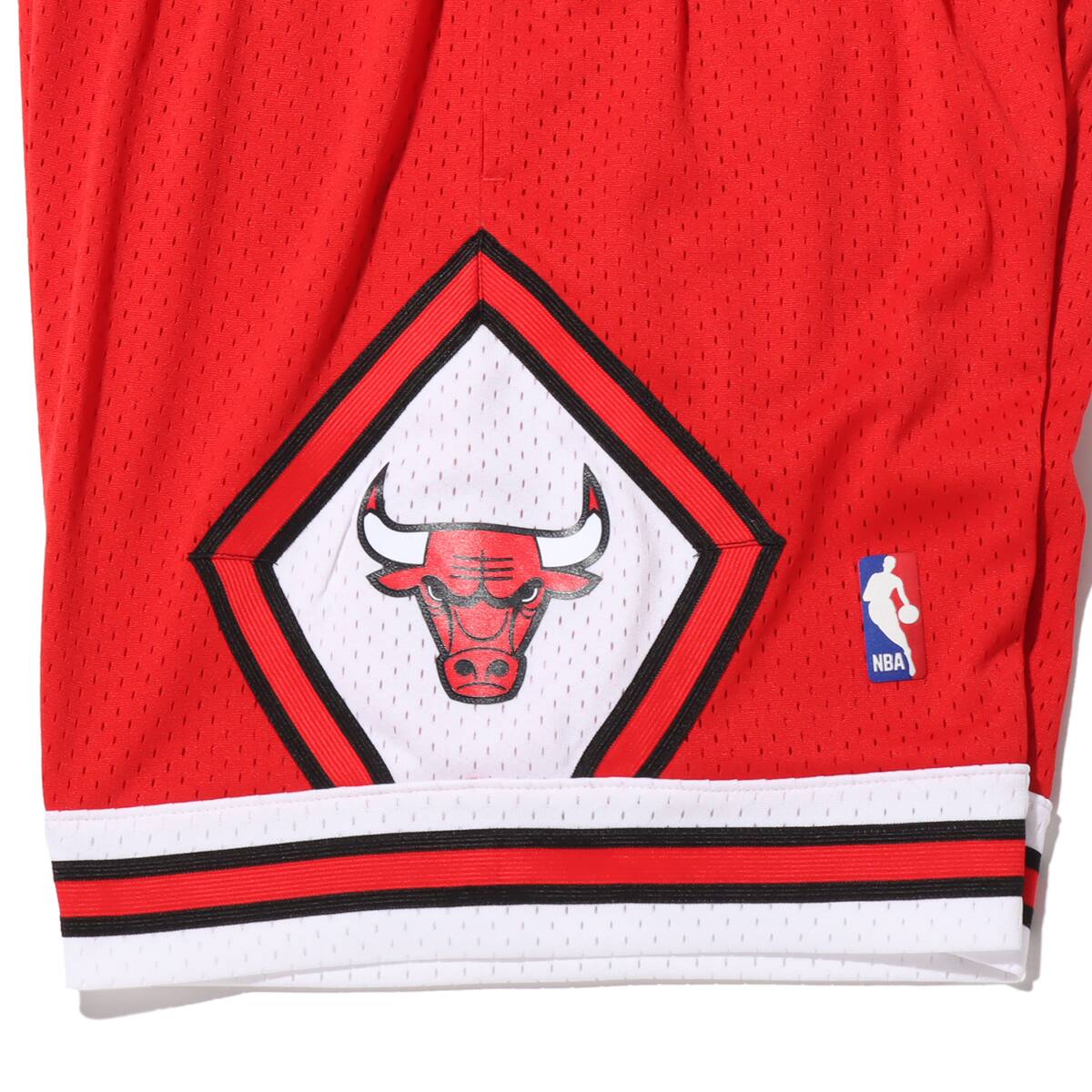 Mitchell & Ness NBA SWINGMAN ROAD SHORTS BULLS 97-98 SCARLET 20SU-Iの画像