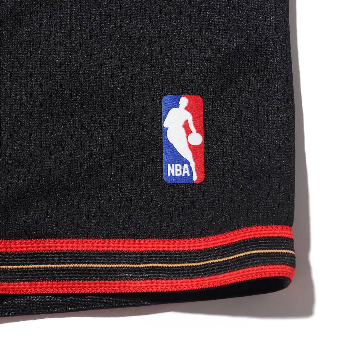 Mitchell & Ness NBA SWINGMAN ROAD SHORTS 76ERS 00-01 BLACK 20SU-Iの画像