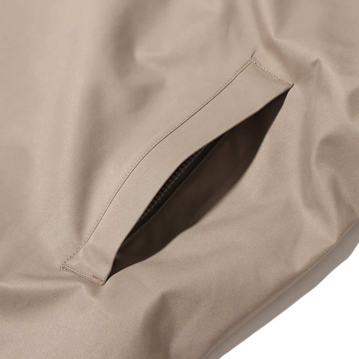 nanamica 2L GORE-TEX Coach Jacket Beige 24SP-Iの画像