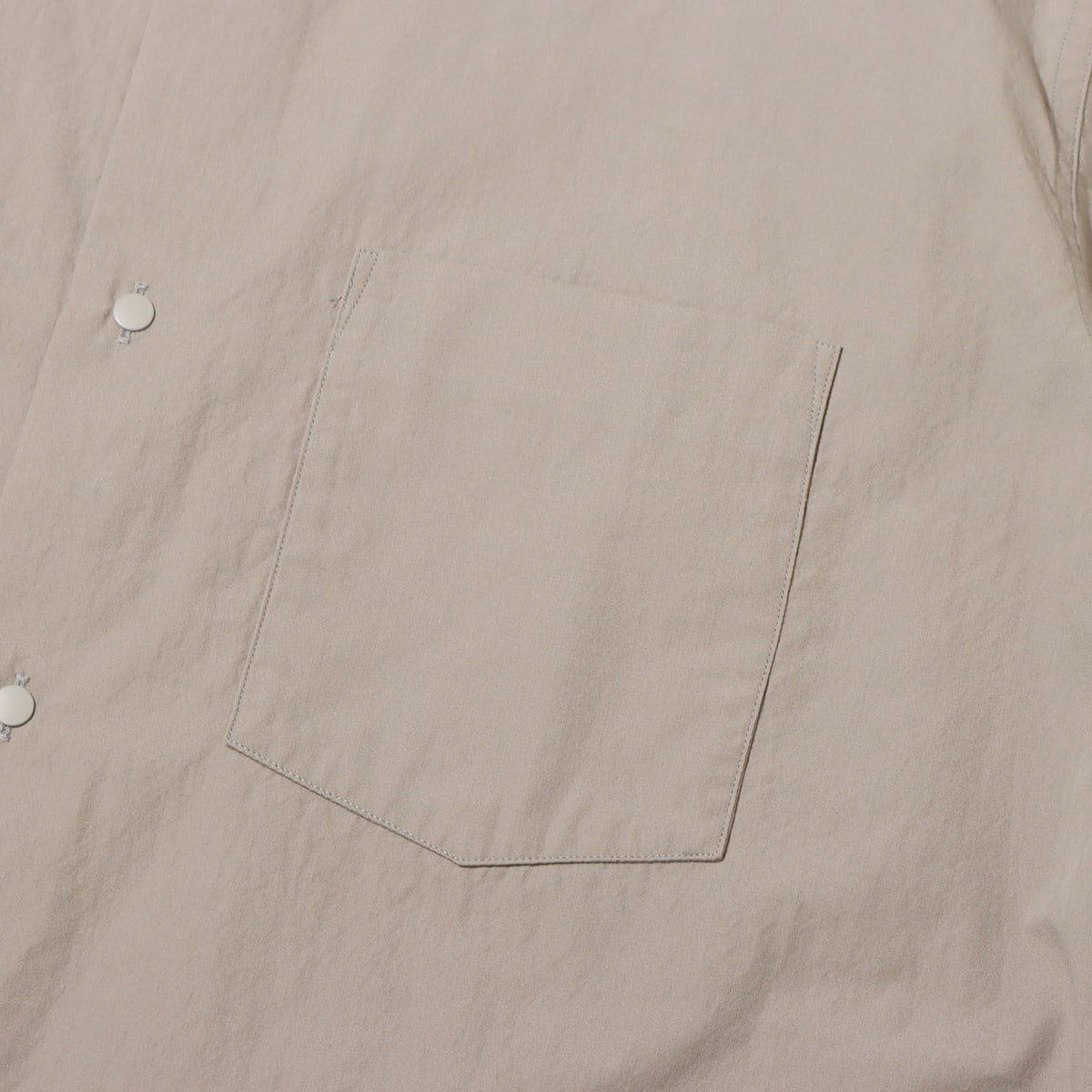 nanamica Regular Collar Wind H/S Shirt Light Taupe 23SP-Iの画像