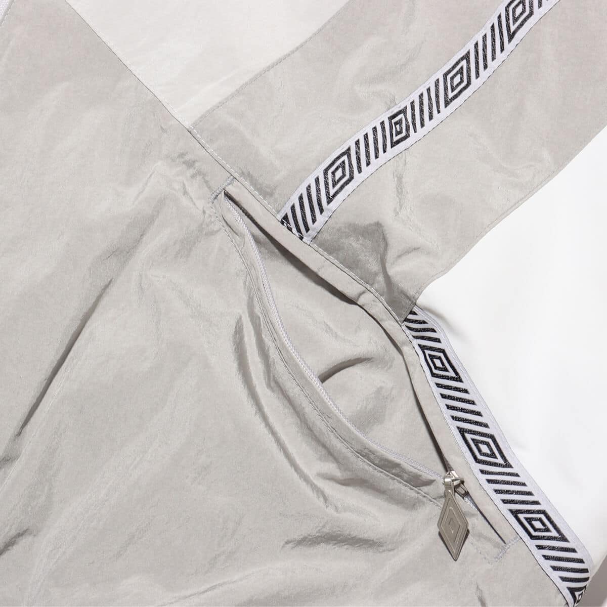 UMBRO WIND JACKET グレー の画像