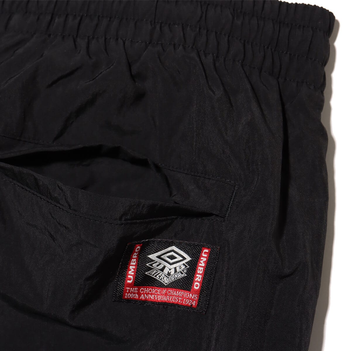 UMBRO WIND PANTS ブラック （アンブロ ウィンドパンツ-ブラック