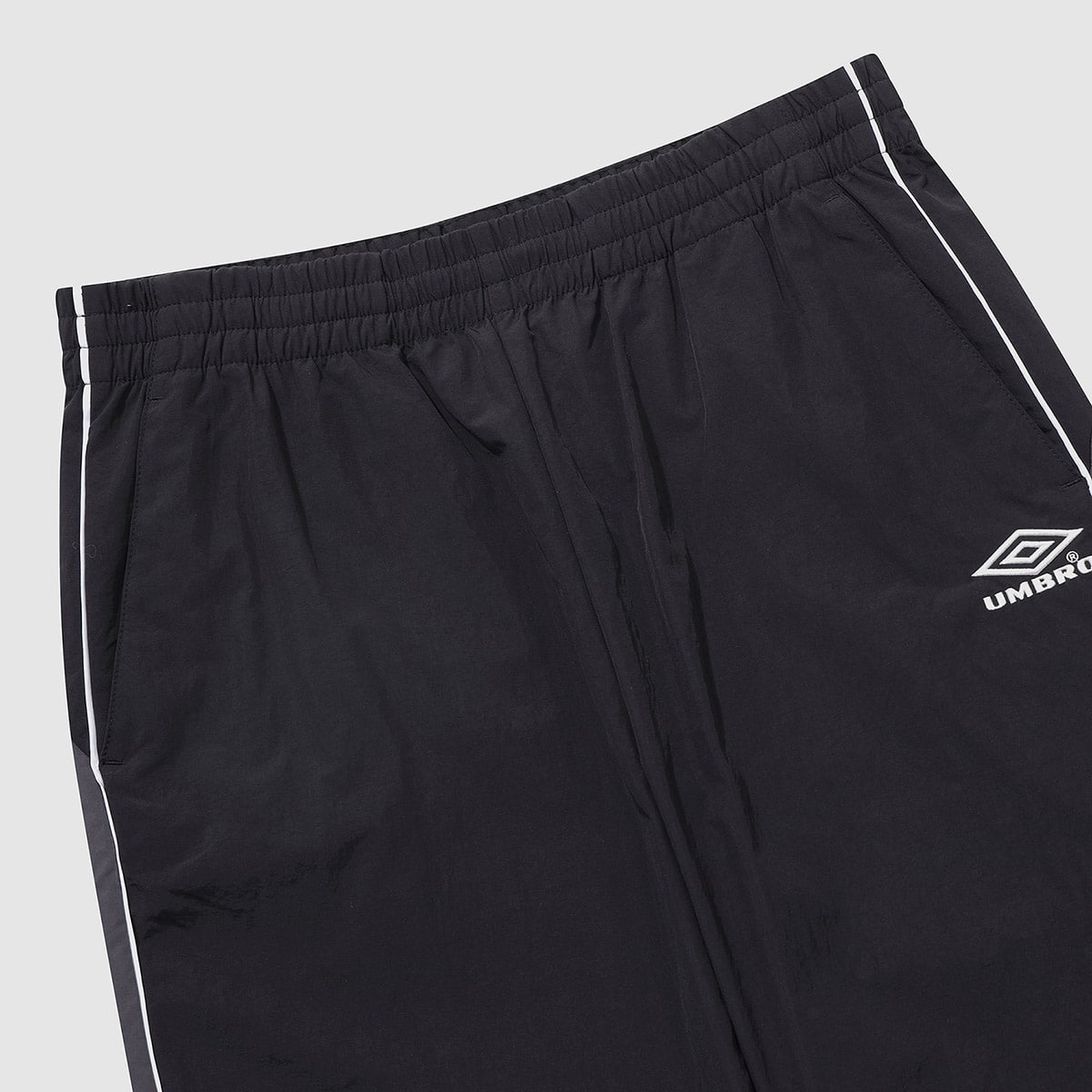 UMBRO HBL CELEB Woven Setup Pants ブラックの画像