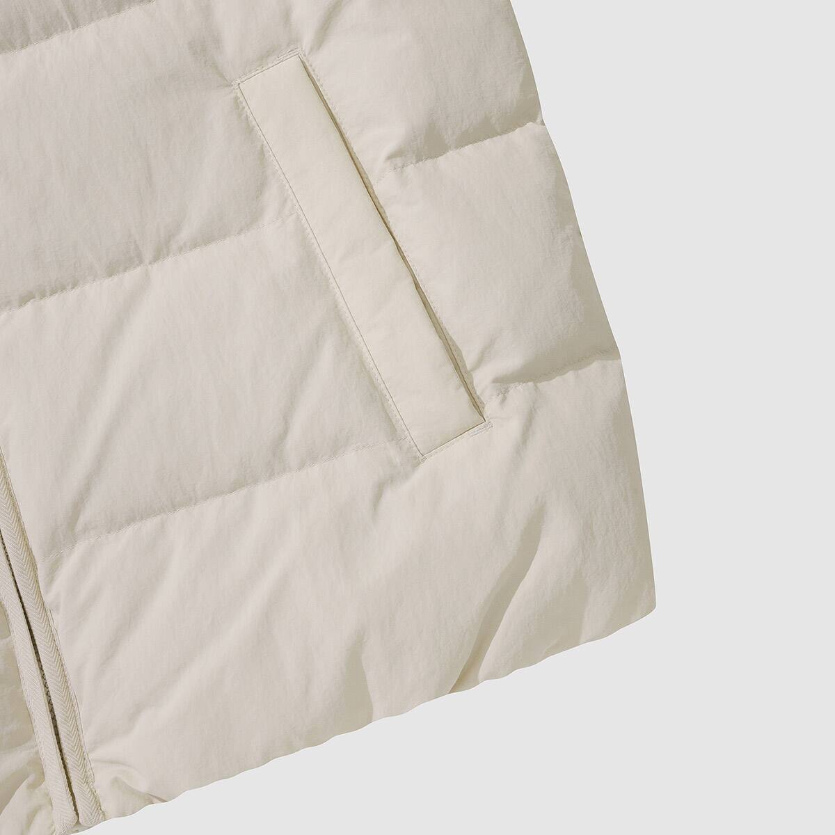UMBRO Lightweight Down Vest オイスターベージュの画像