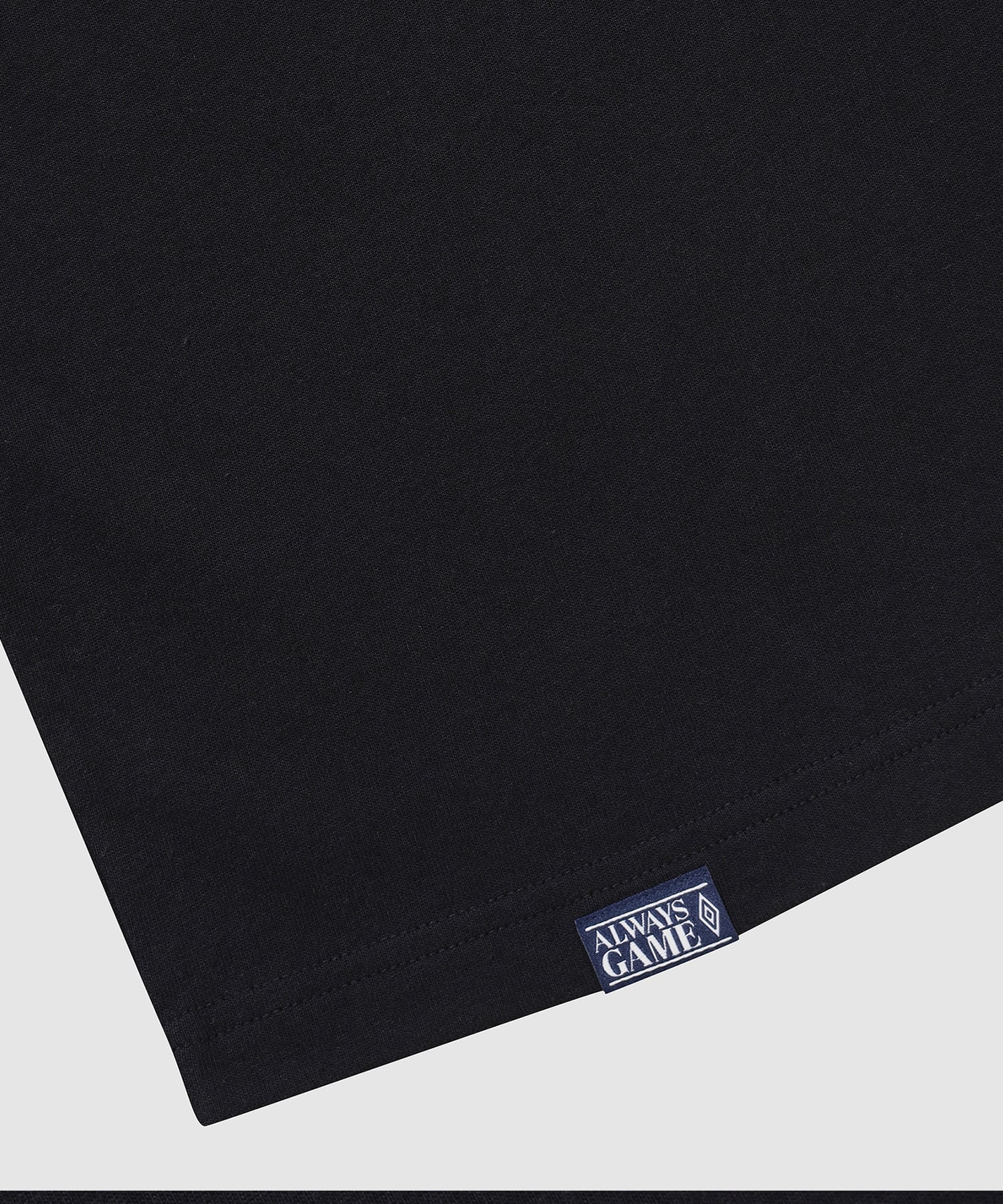 UMBRO 【KOREA COLLECTION】HBL CASUAL ARCHIVE ARTWORK SHORTS SLEEVE T-SHIRTS ブラックの画像