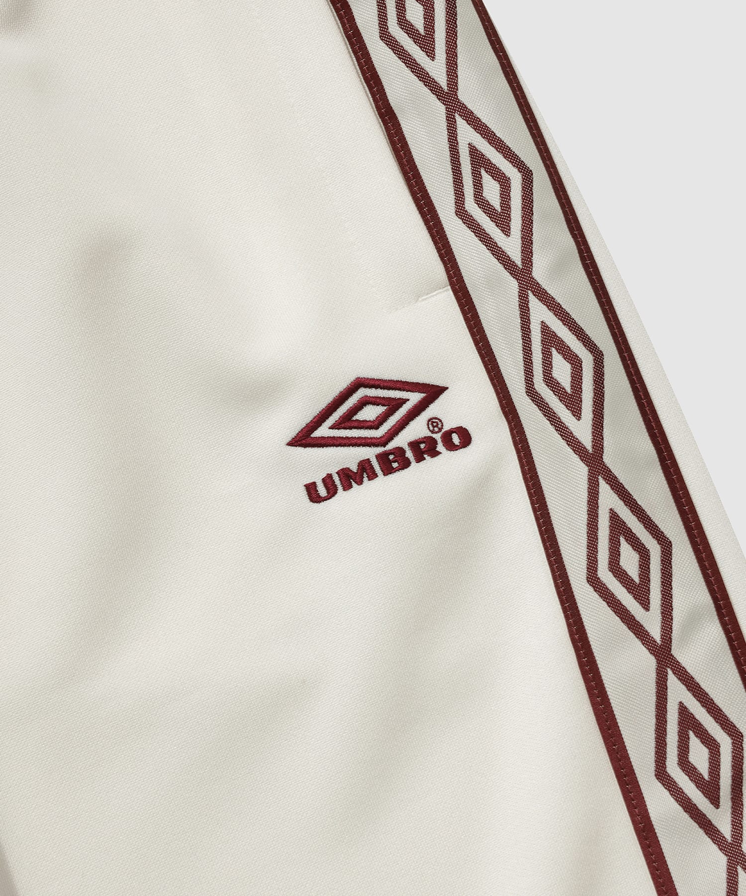 UMBRO 【KOREA COLLECTION】HBL OG TRACKPANTS ホワイトの画像