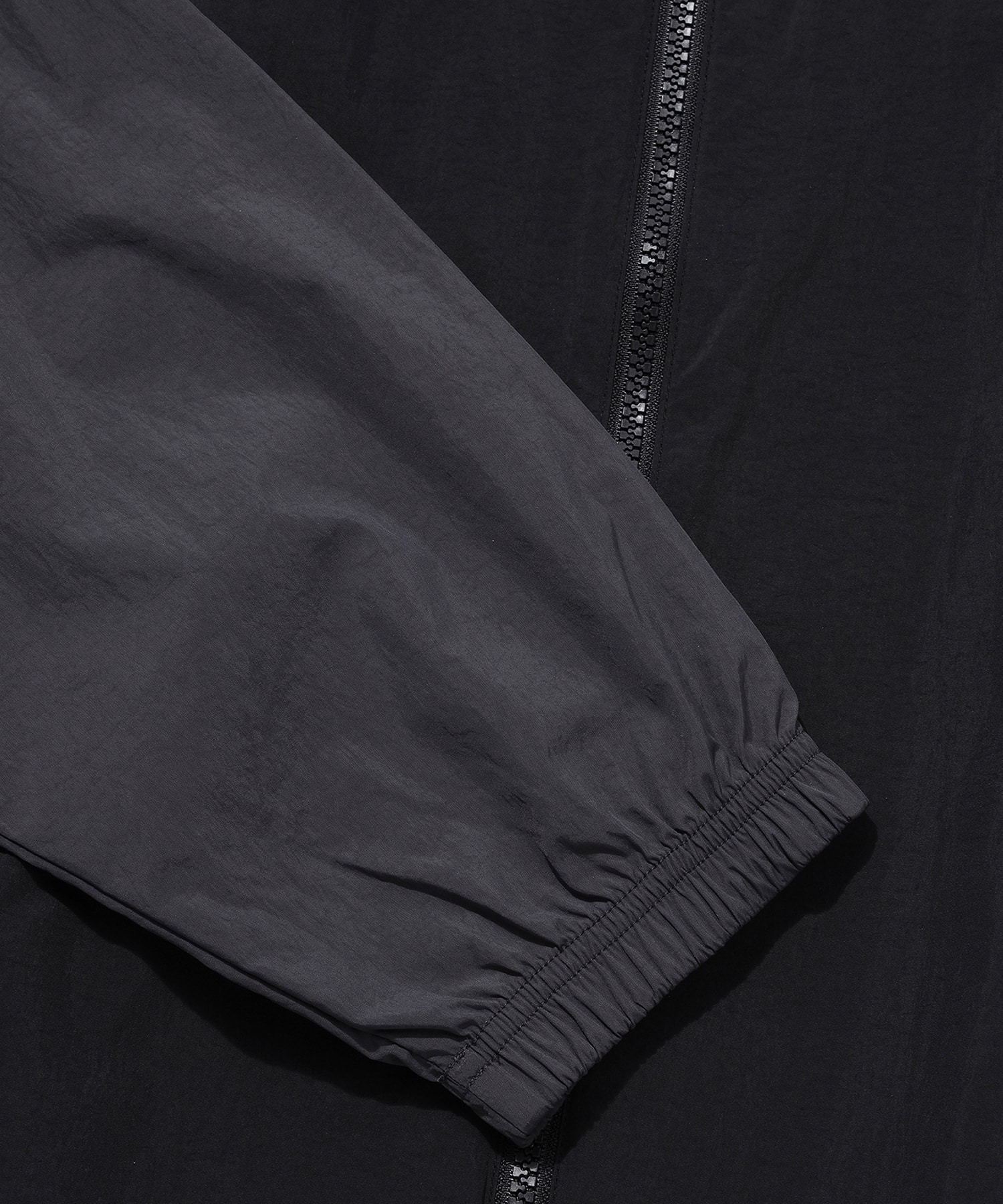 UMBRO 【KOREA COLLECTION】COLOR BLOCK STAND-NECK JACKET ブラックの画像