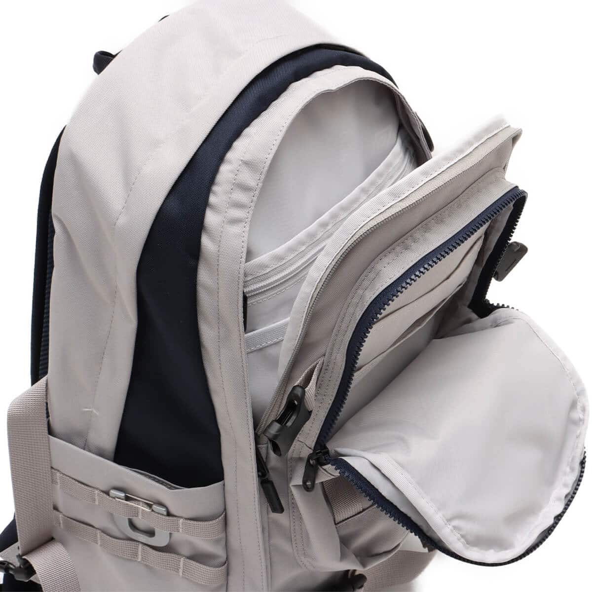 UMBRO BACKPACK グレー の画像