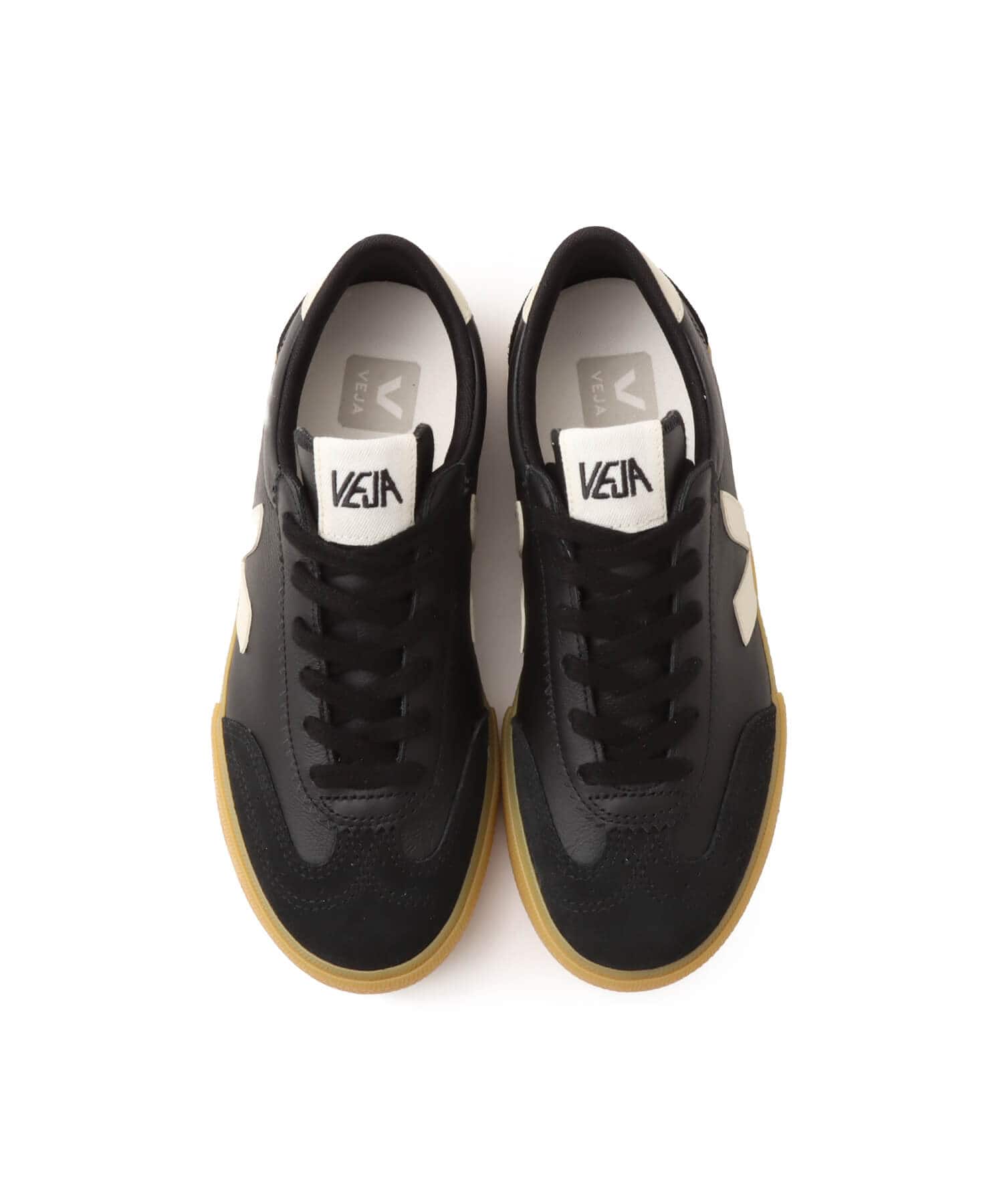 VEJA VOLLEY BLACK PIERREの画像