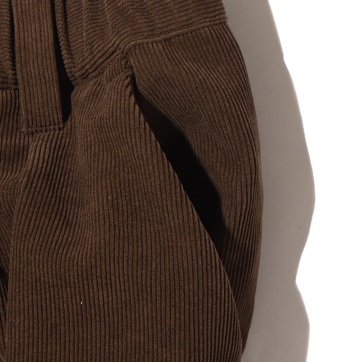 WHITE MOUNTAINEERING × GRAMICCI CORDUROY WIDE TAPERED PANTS KHAKI