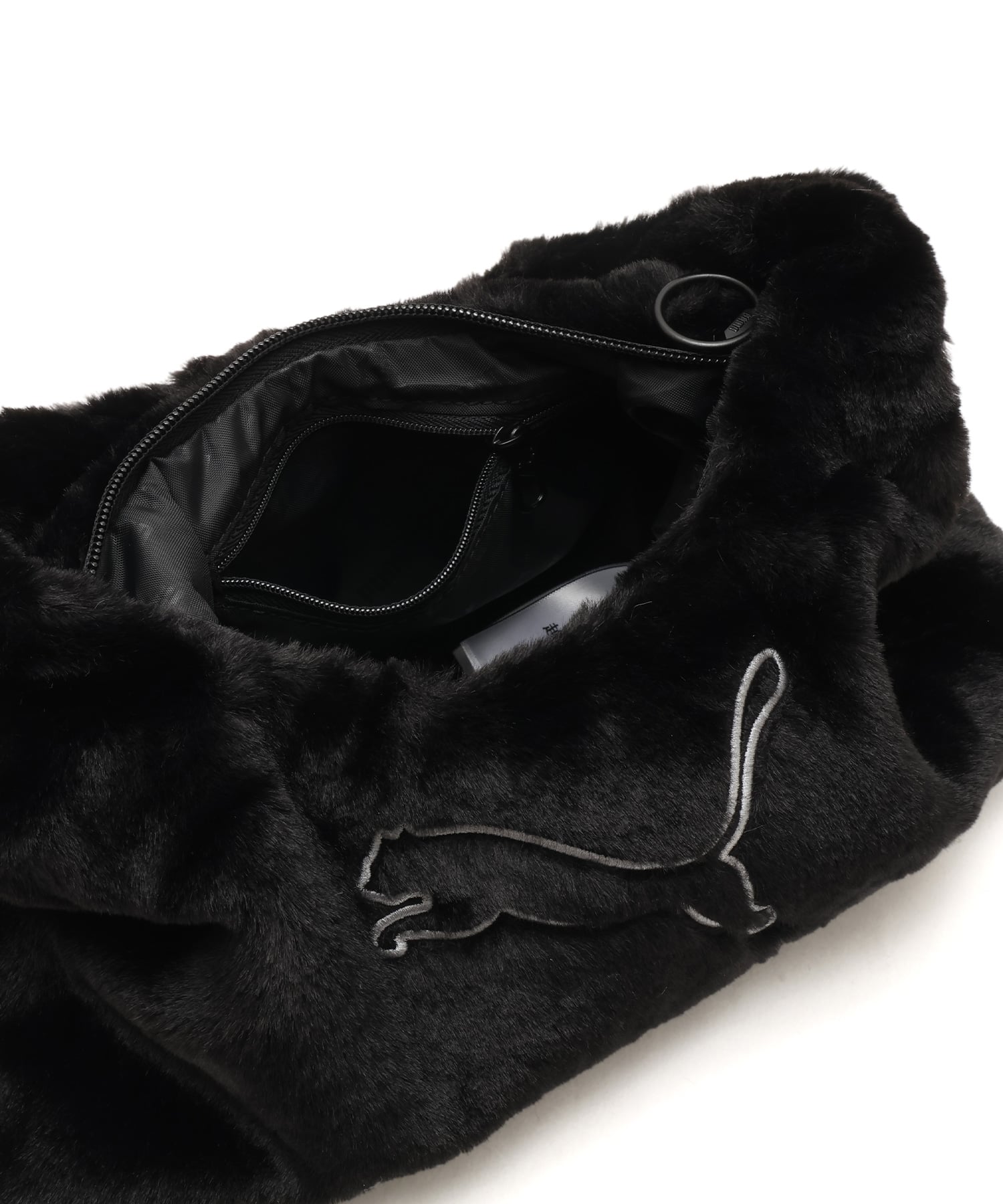 PUMA UP FUR SMALL PRISM BAG PUMA BLACKの画像
