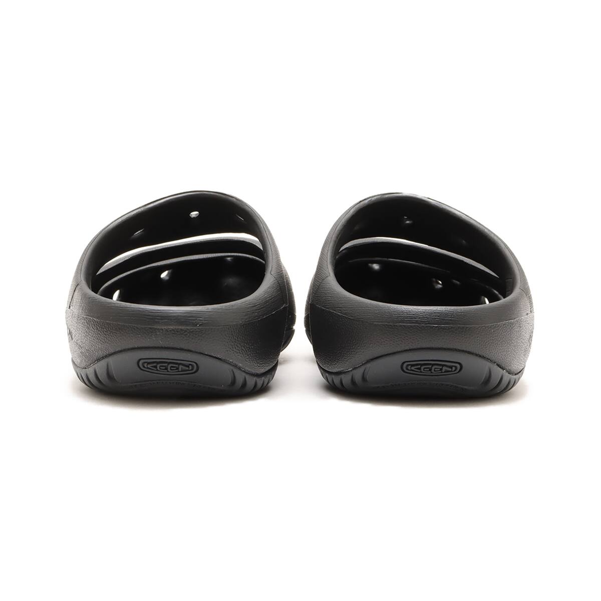 KEEN YOGUI Black/Magnetの画像