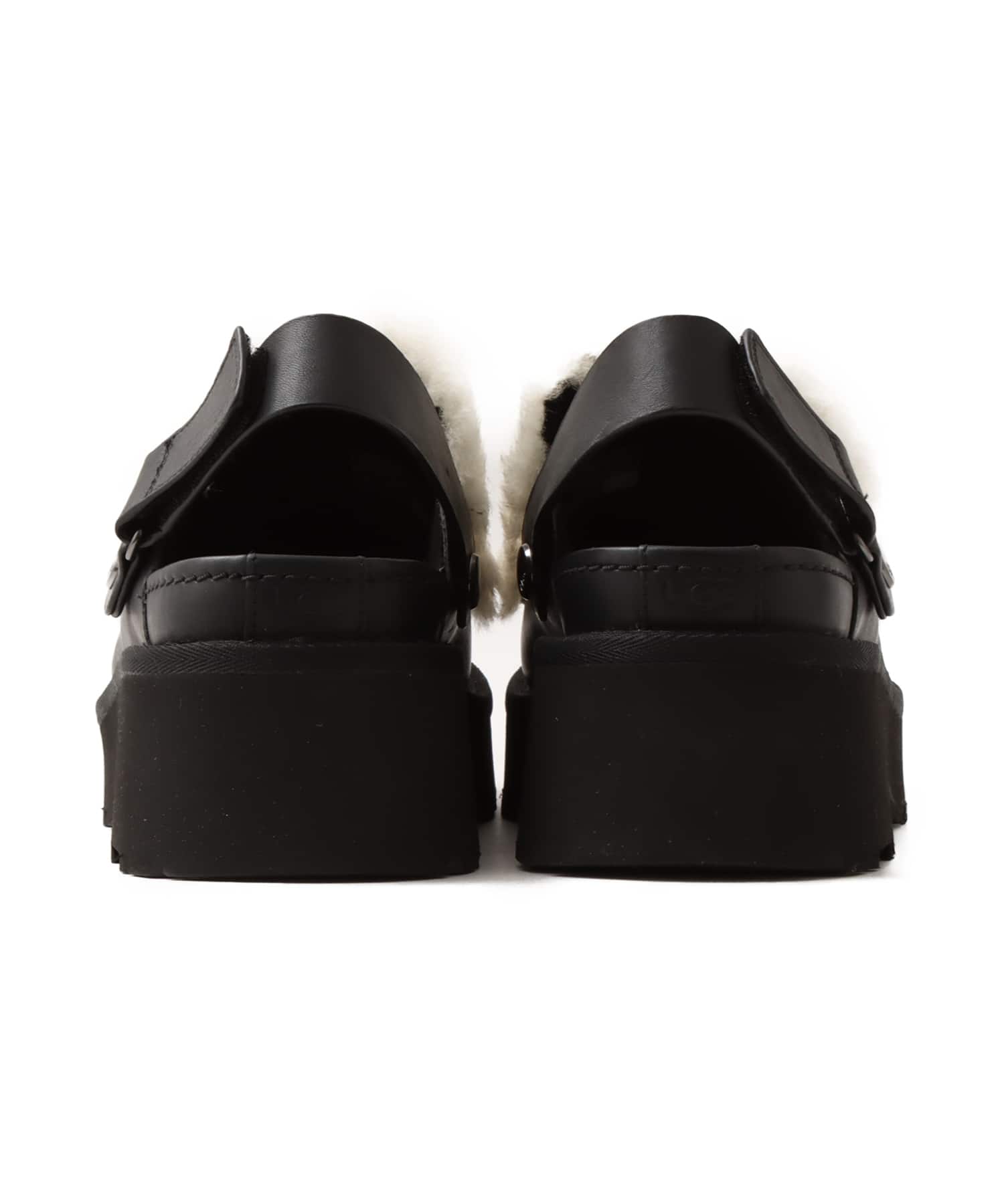 UGG W ESMEE LEATHER CLOG BLACKの画像