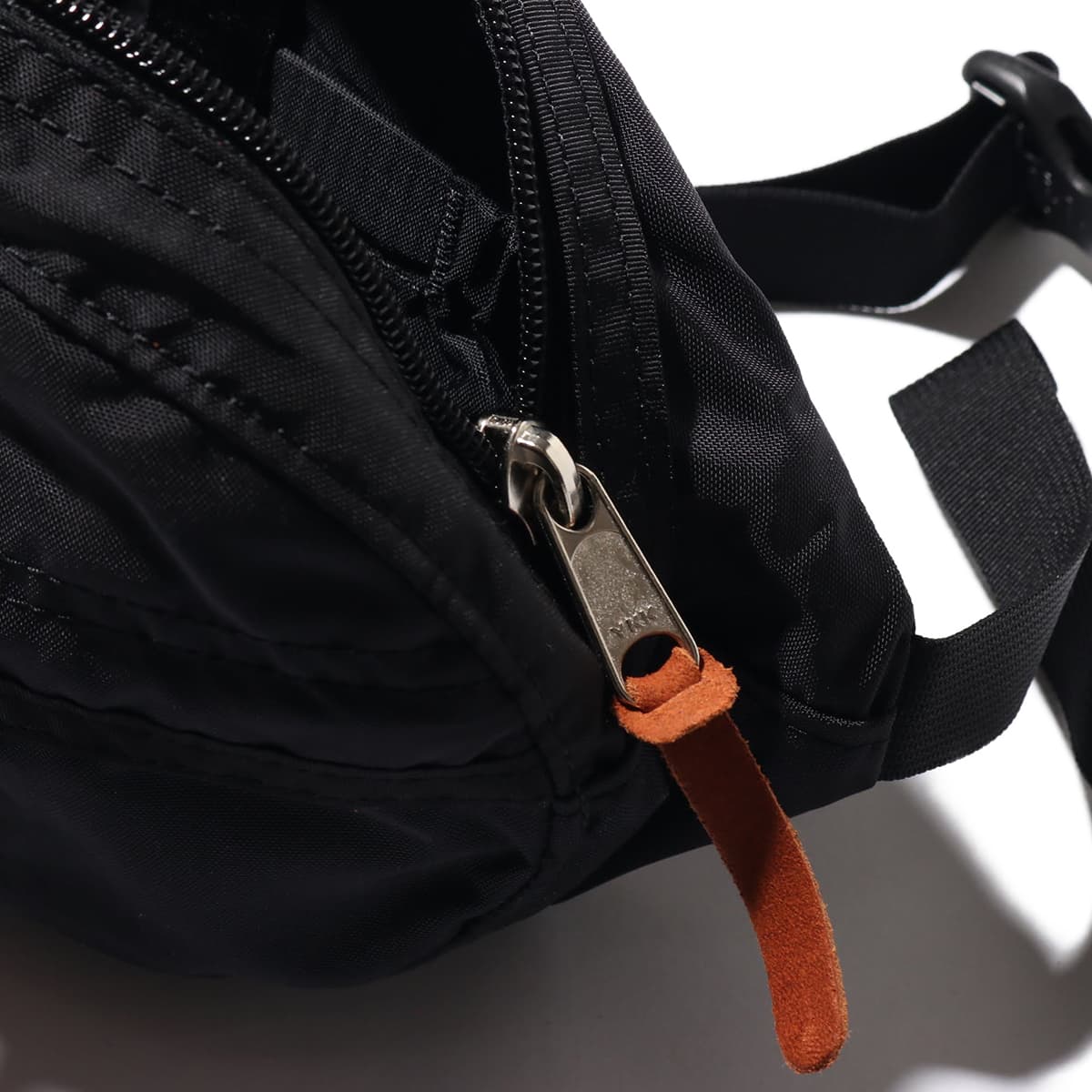 GREGORY TEENY TAILMATE BLACK 19SP-Iの画像