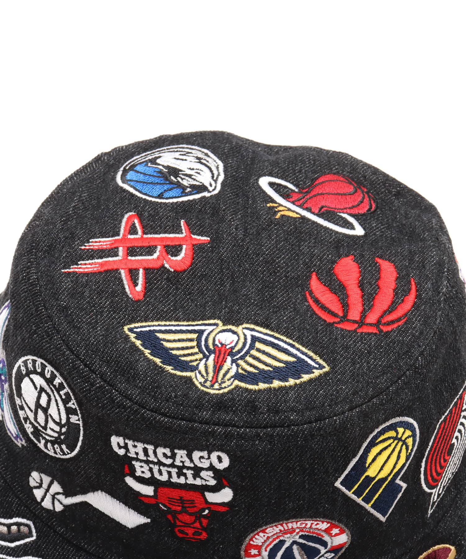 NEW ERA BUCKET01 ALL OVER NBA BLKL BLACKの画像