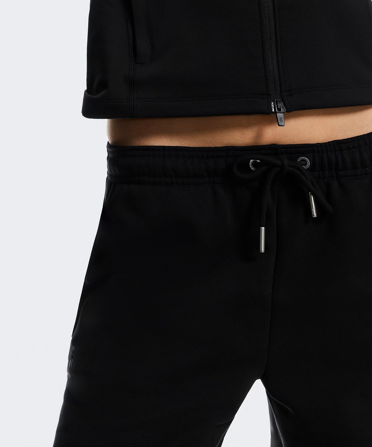 On Club Collective Pants Blackの画像