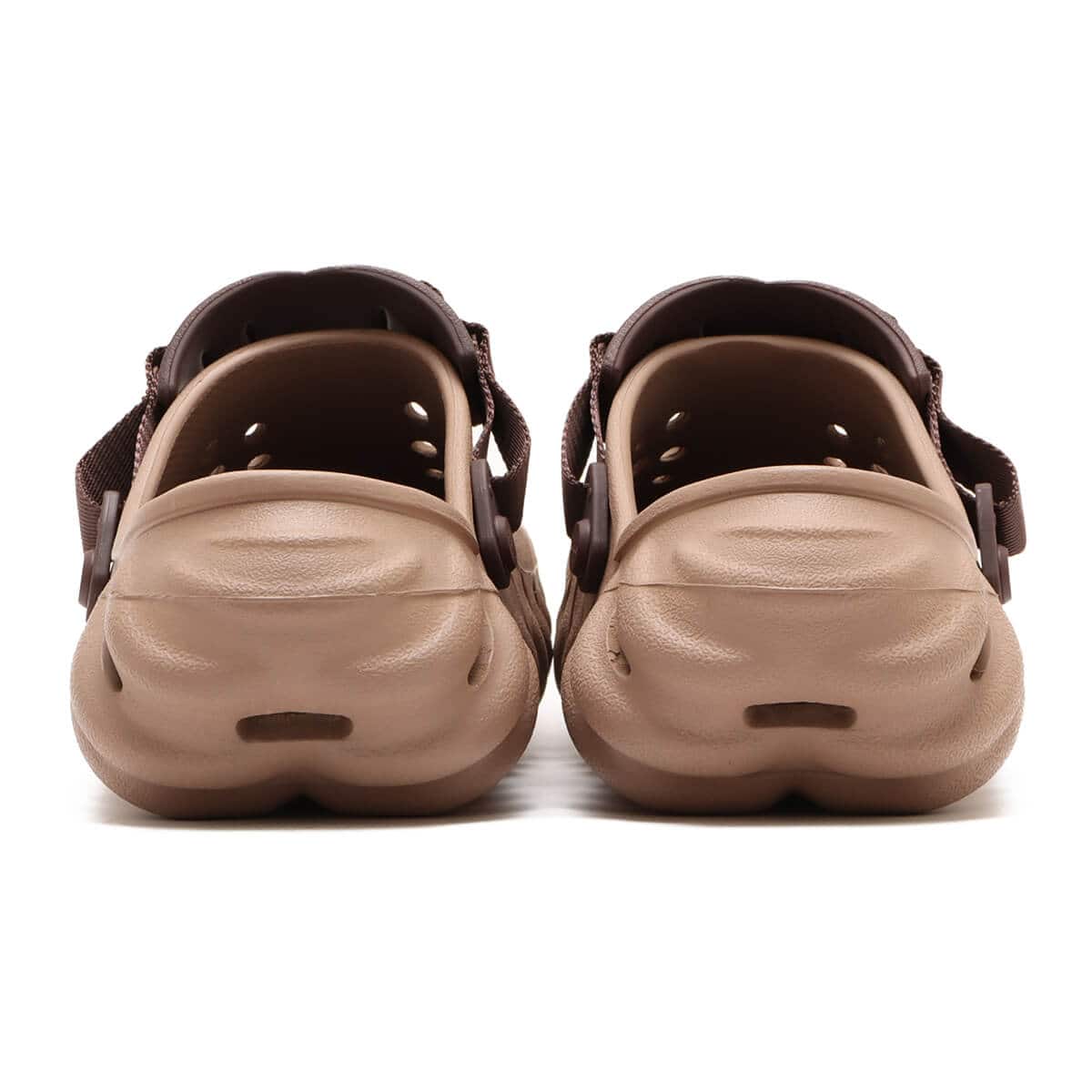 crocs Echo Clog Latte 24SS-Iの画像