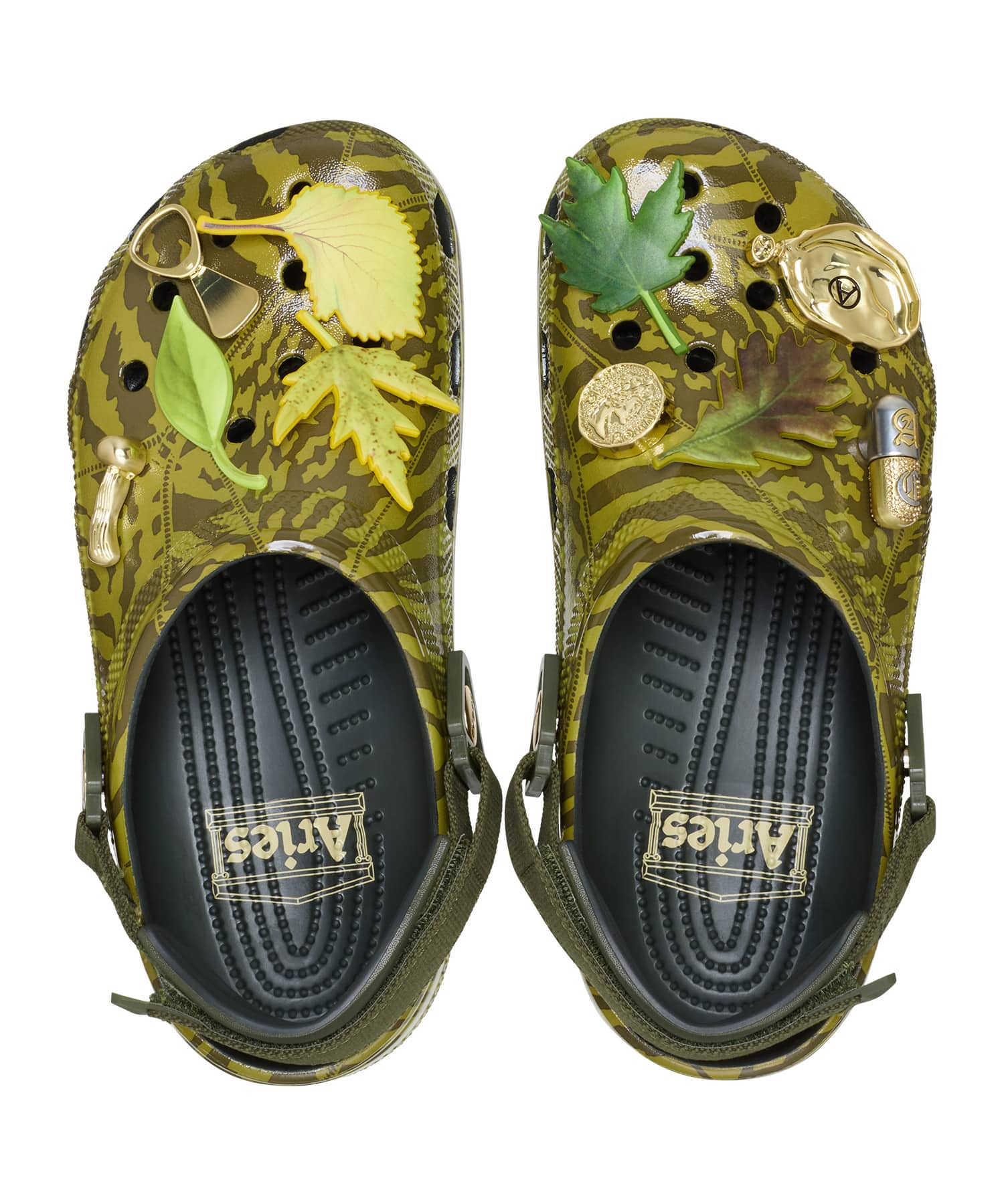 crocs Classic Clog x Aries Arise Dark Algaeの画像