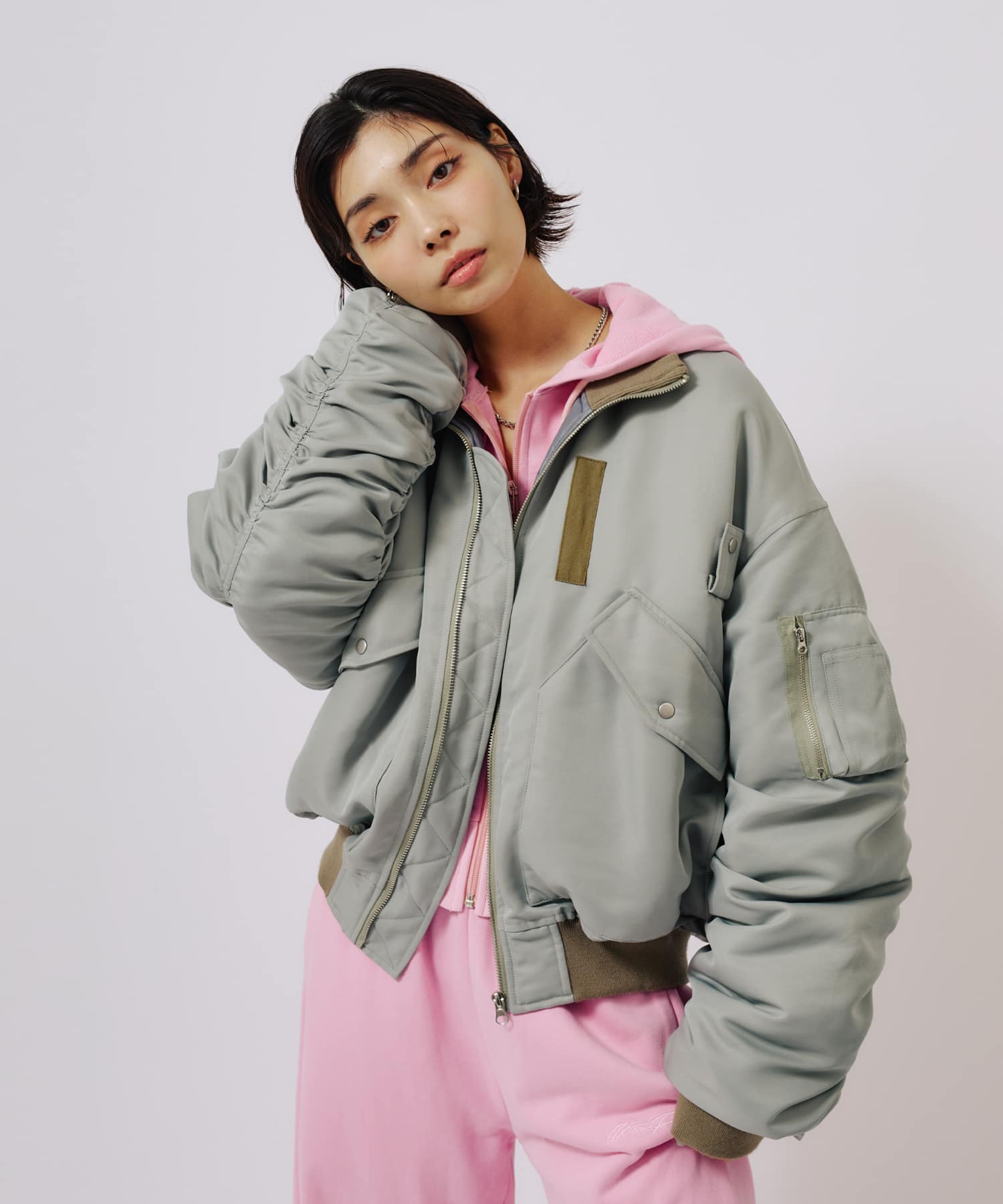 atmos pink Bomber Jacket KHAKIの画像