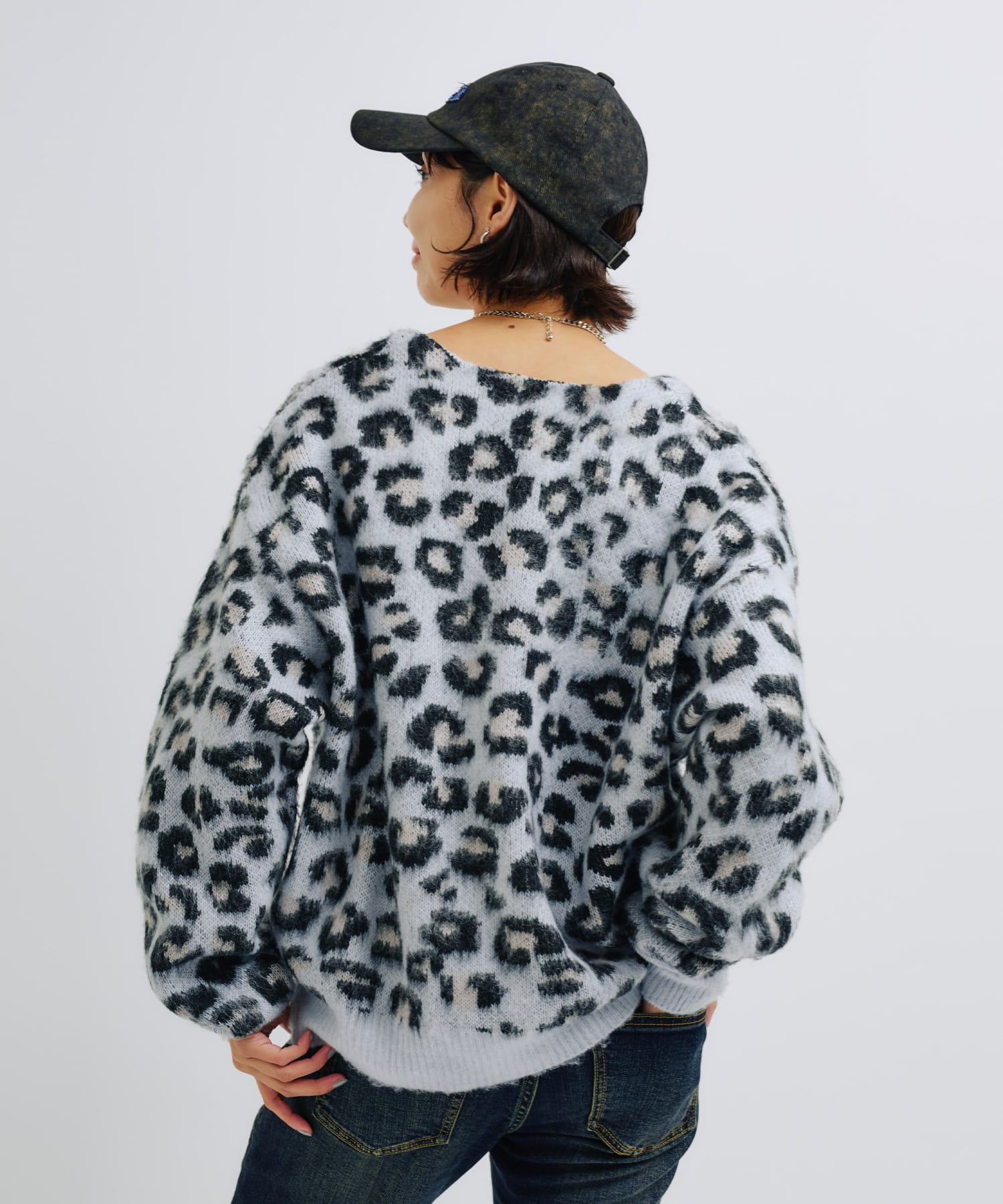atmos pink Leopard Knit Cardigan BLUEの画像