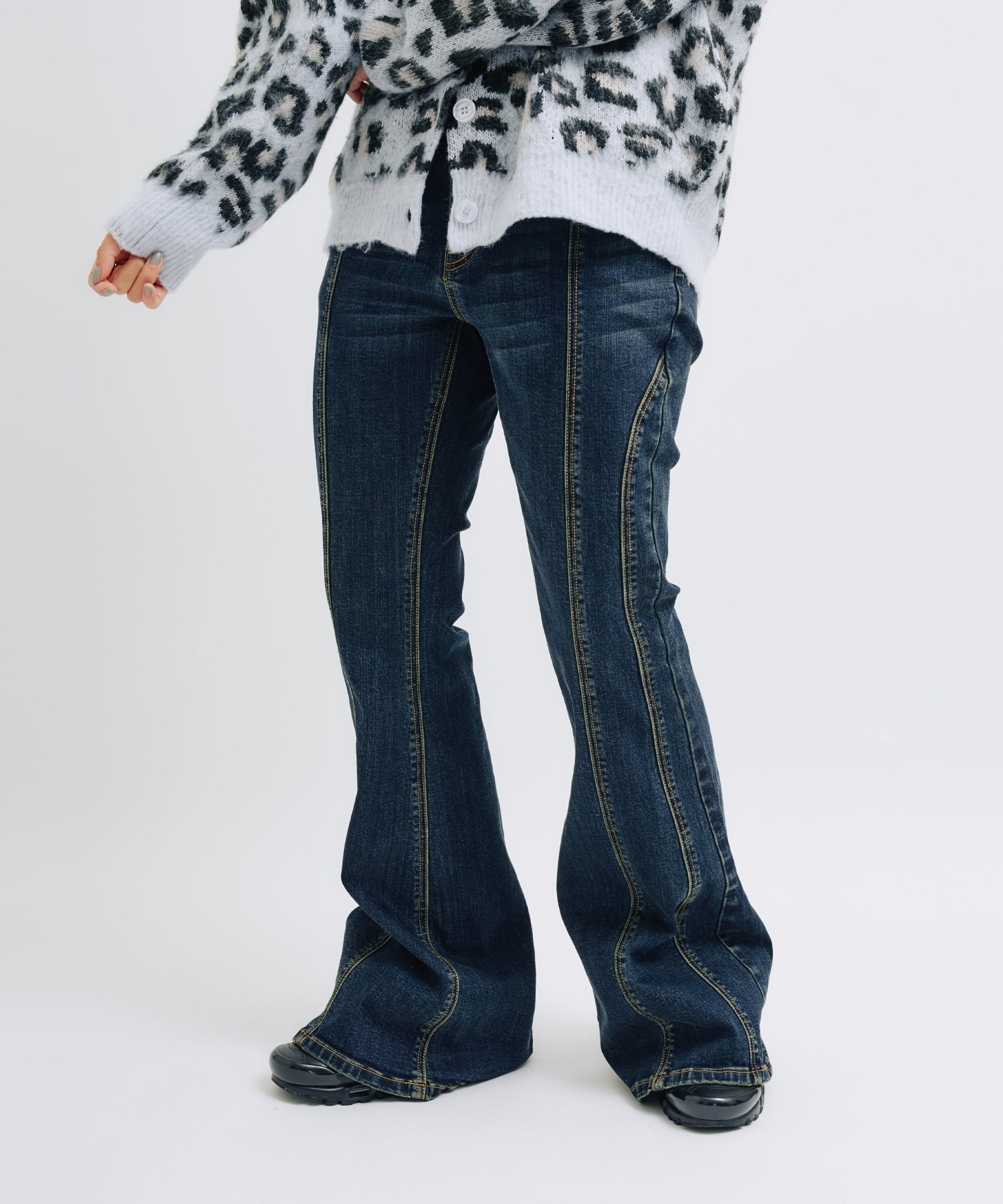 atmos pink Flare Denim Pants BLUEの画像