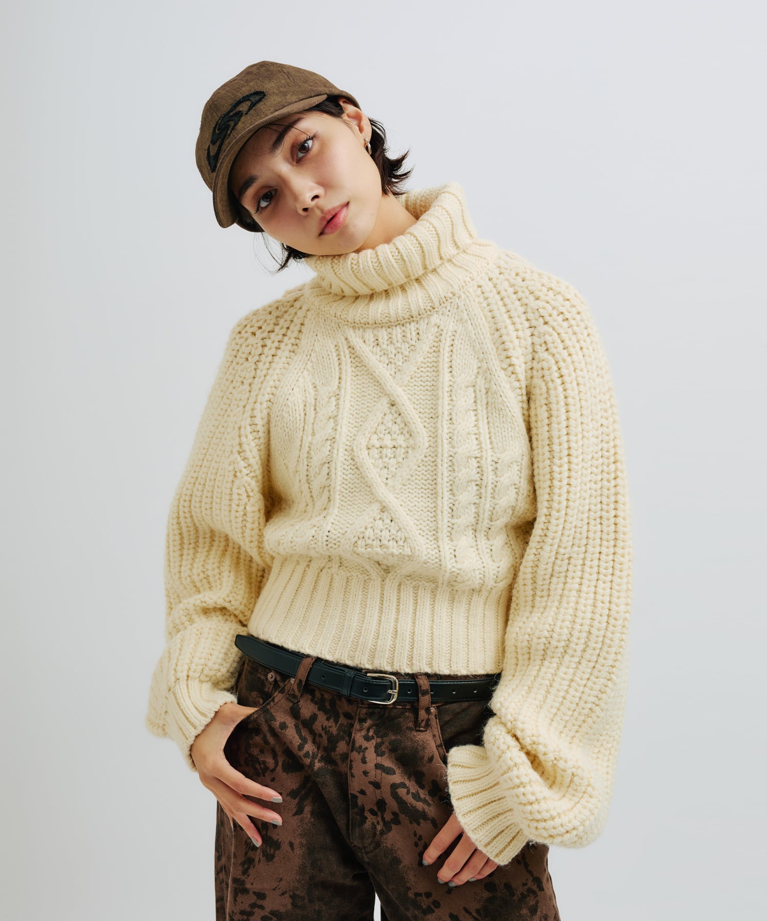 atmos pink Slit Cable Knit Tops OFFWHITEの画像