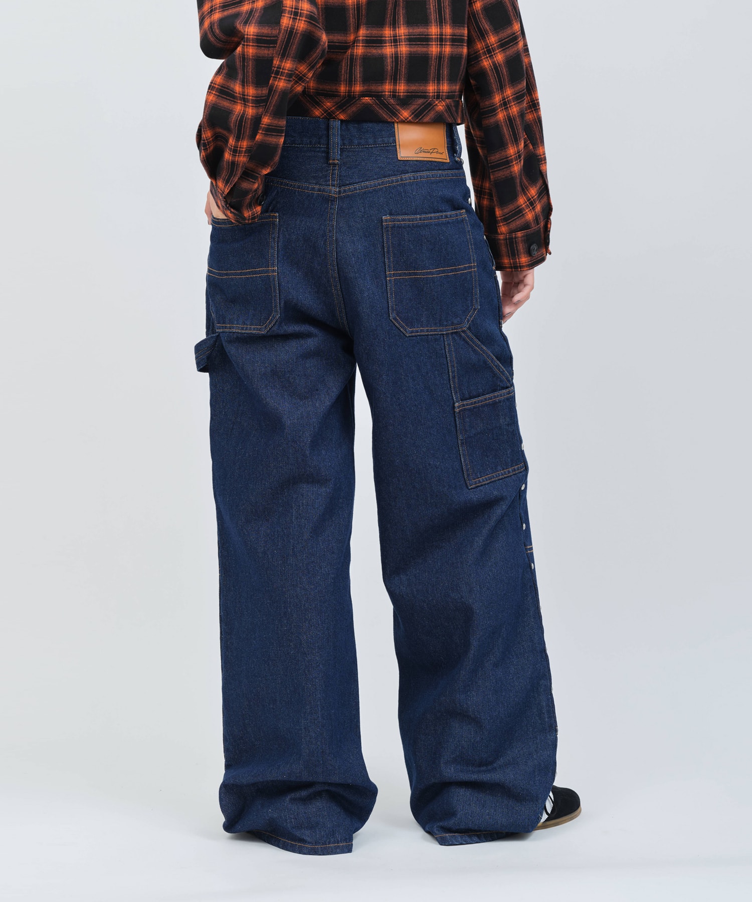 atmos pink Studs Denim Pants BLUEの画像
