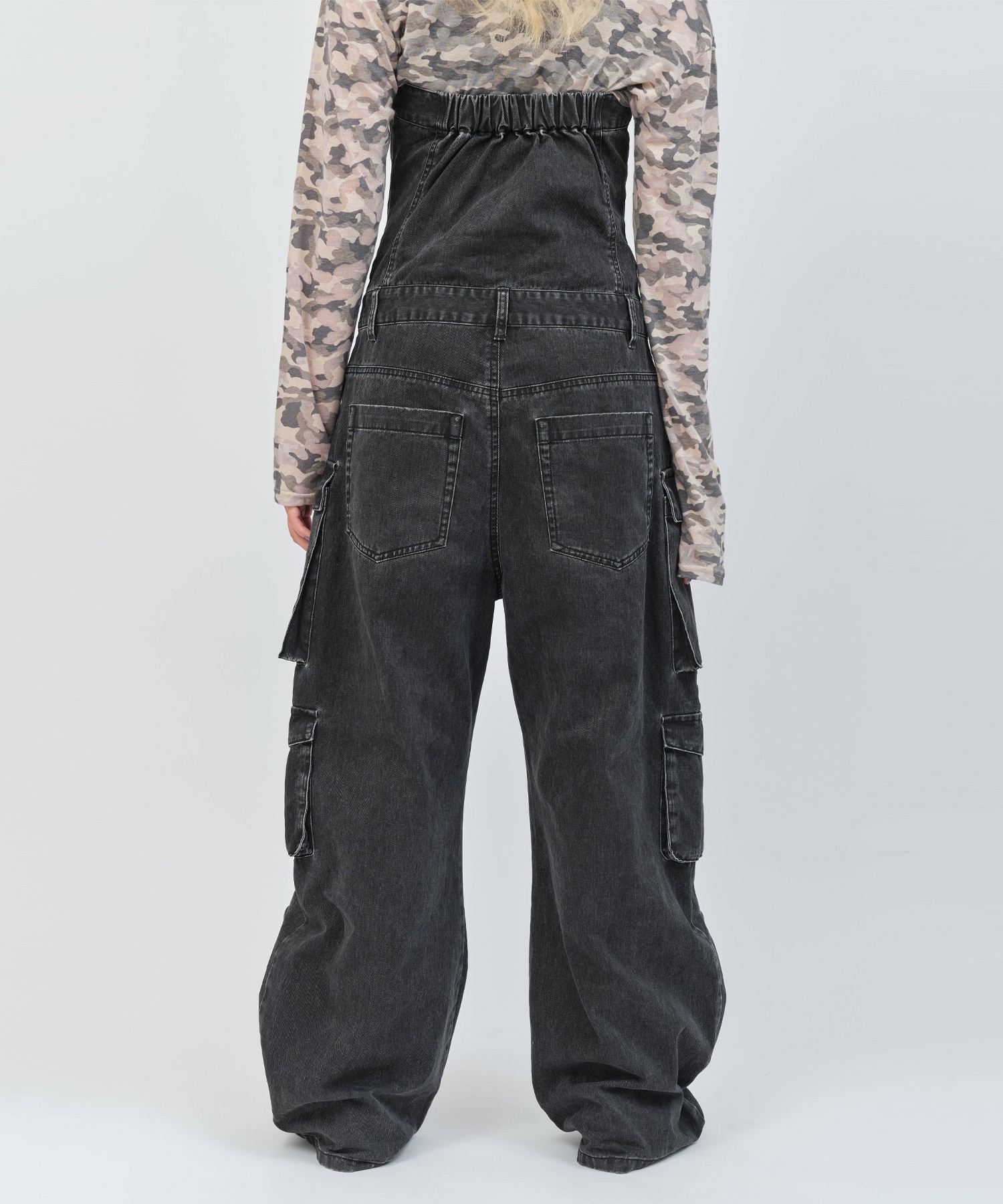 atmos pink Cargo All in One BLACKの画像