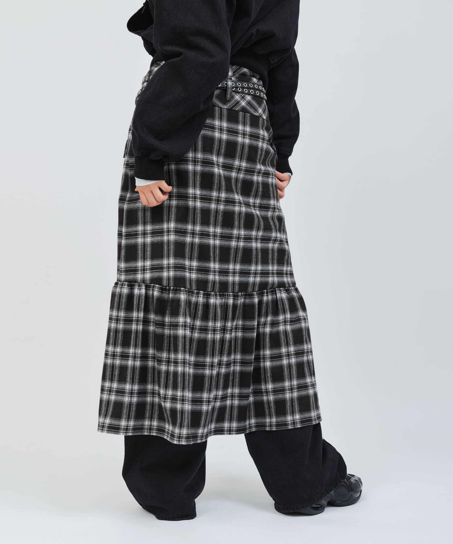 atmos pink Plaid Tiered Skirt BLACKの画像