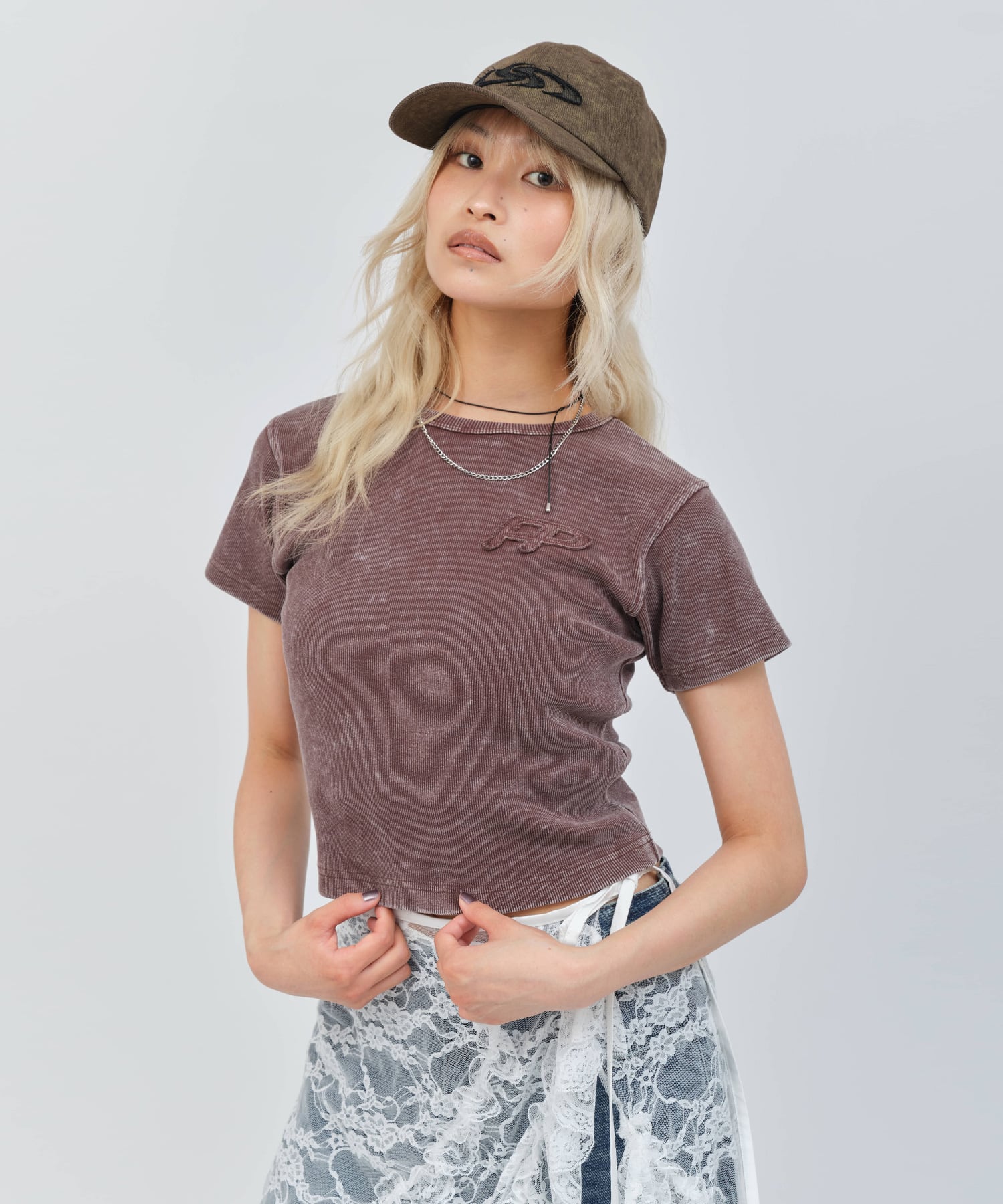atmos pink Pigment T-shirt BROWNの画像