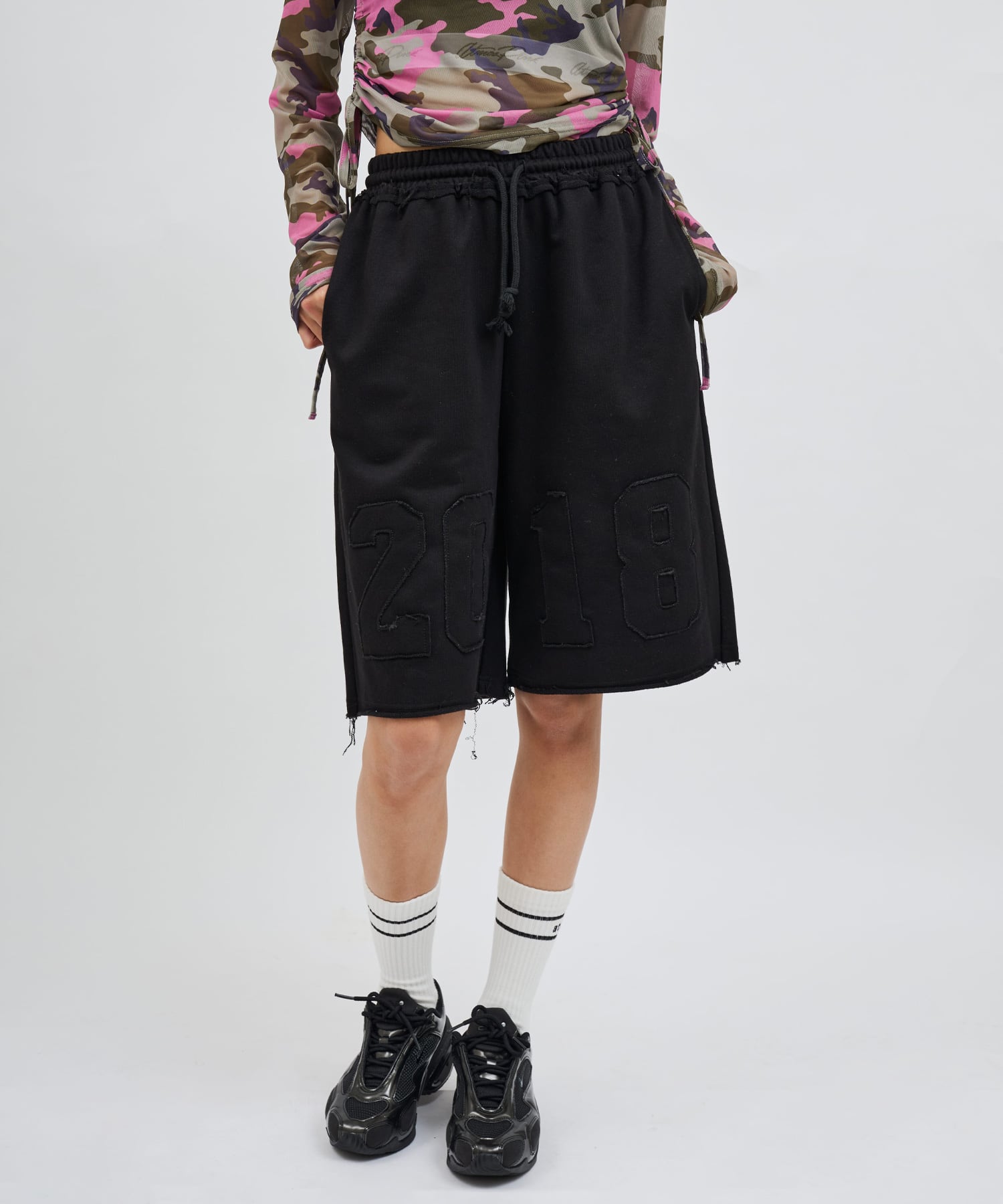 atmos pink Damaged Half Sweat Pants BLACKの画像