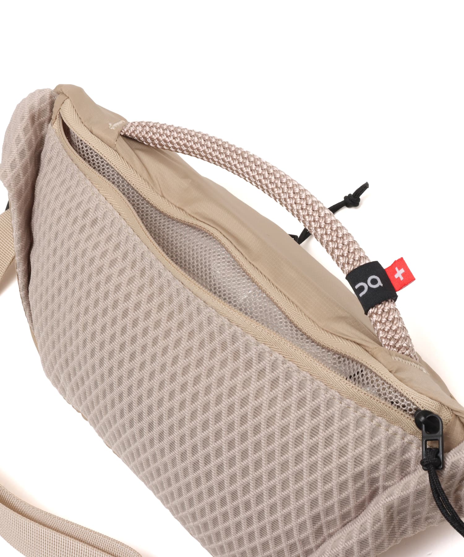 On Waist Pack 2L Lite 1 U Sandの画像