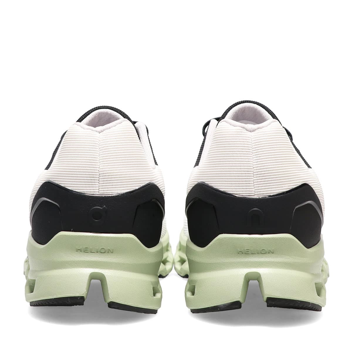 ON Cloud Stratus White/Blackの画像