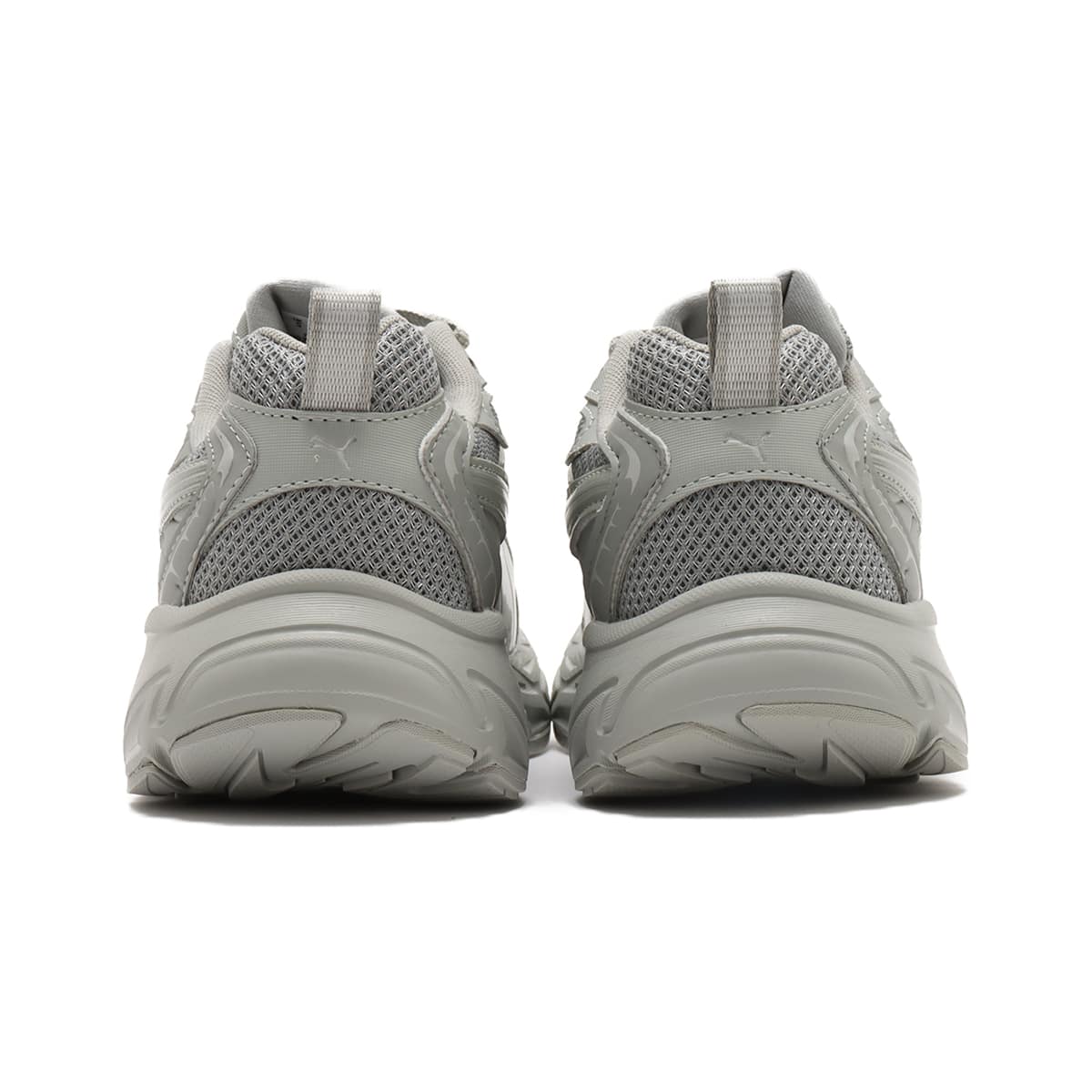 PUMA MORPHIC BASE SMOKEY GRAYAの画像
