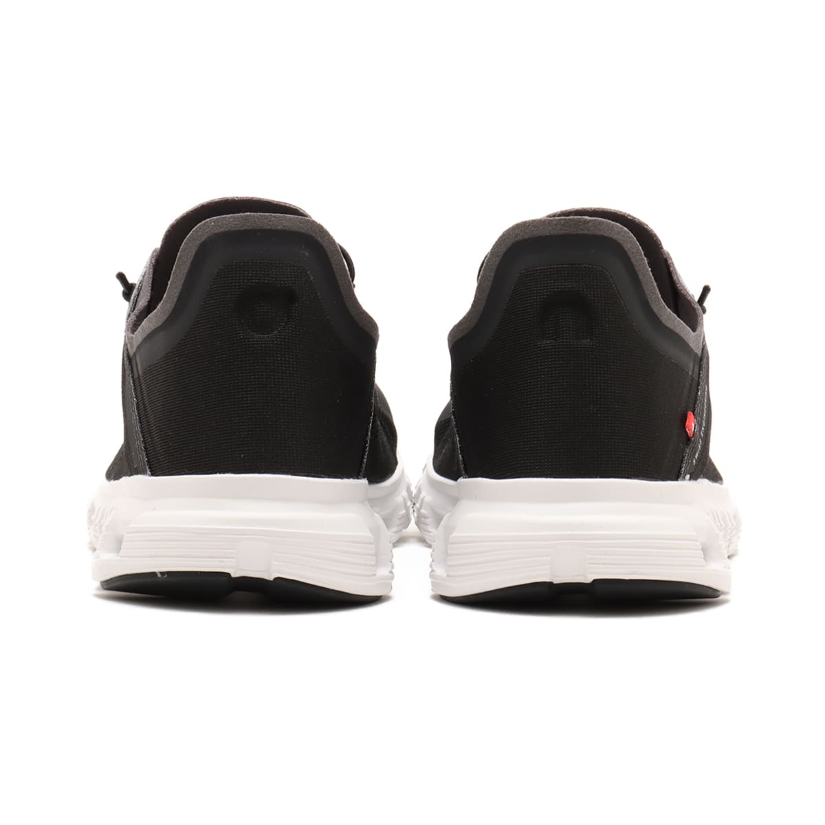 On Cloud 6 Coast M Black | Whiteの画像