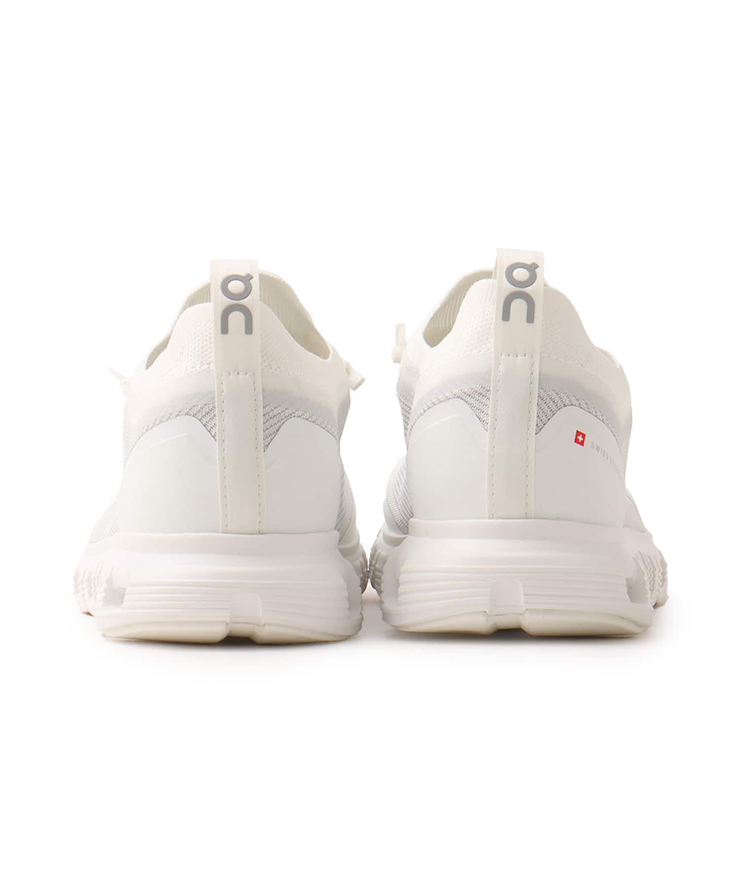 On Cloud 6 Versa M White | Whiteの画像