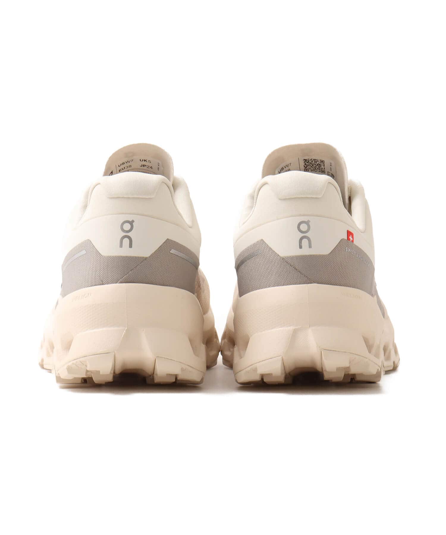 On Cloudvista 2 W Cream | Desertの画像